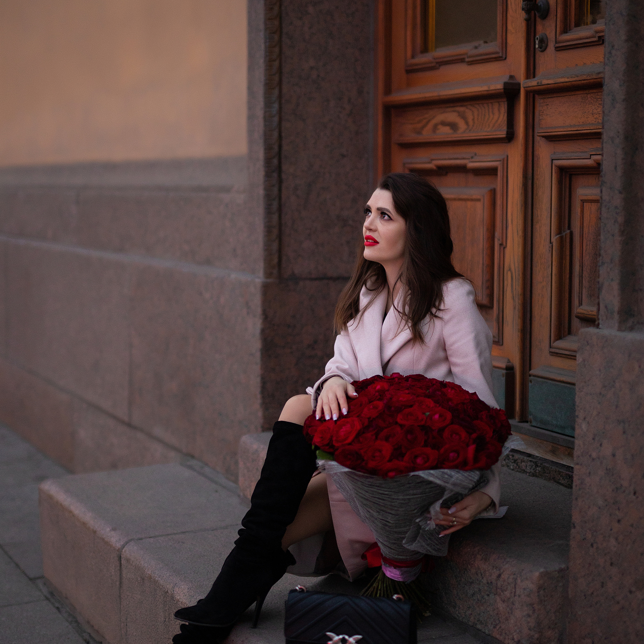 фото на ступеньках в Питере