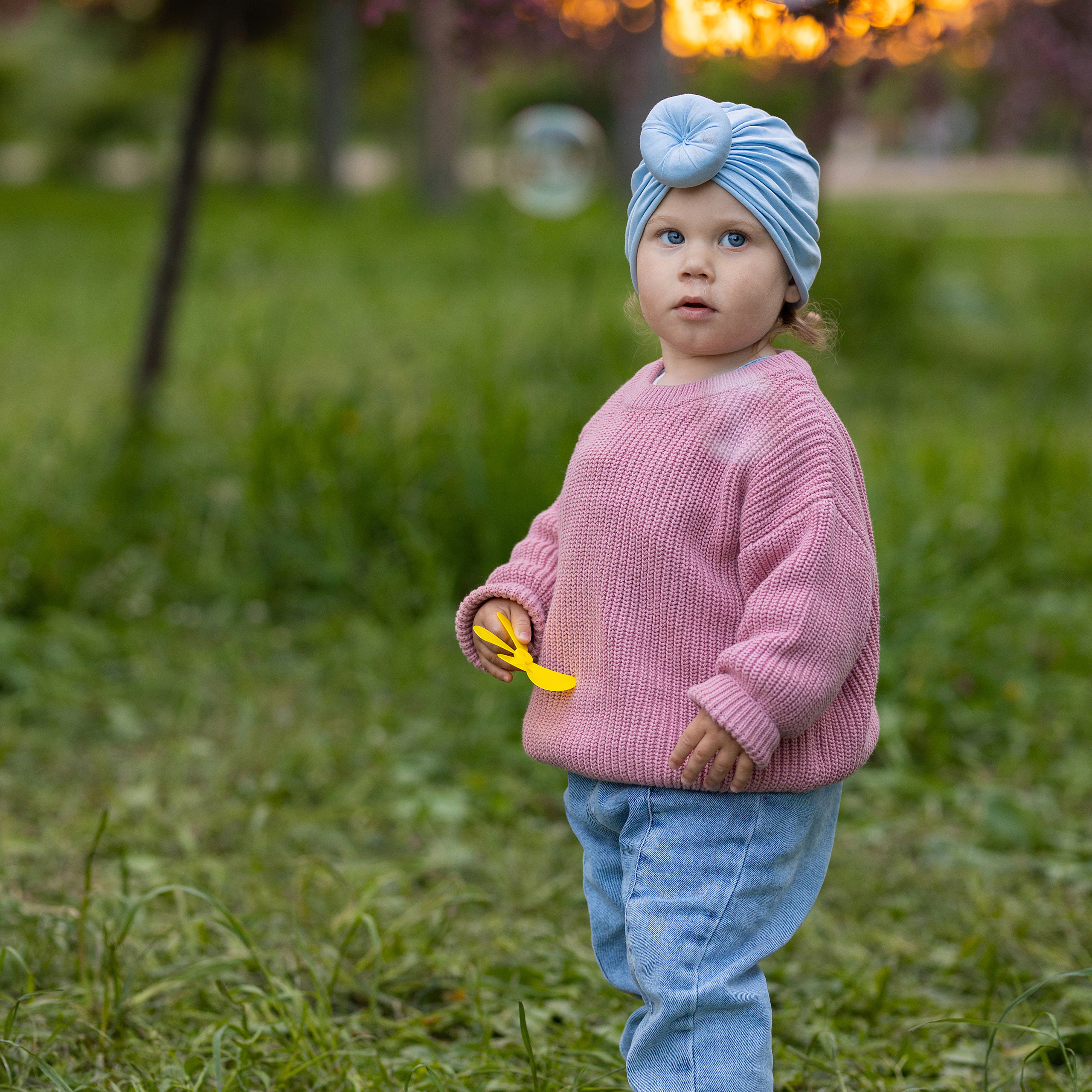 портрет ребёнка на закате