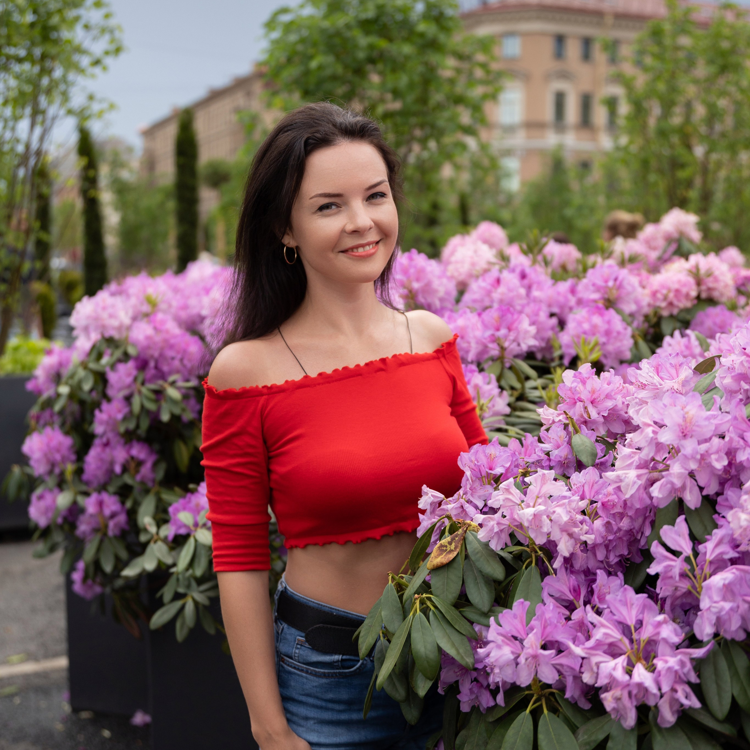 Фотопрогулка в центре с букетом красных роз. Семейный и свадебный фотограф в Санкт-Петербурге Татьяна Швыкова