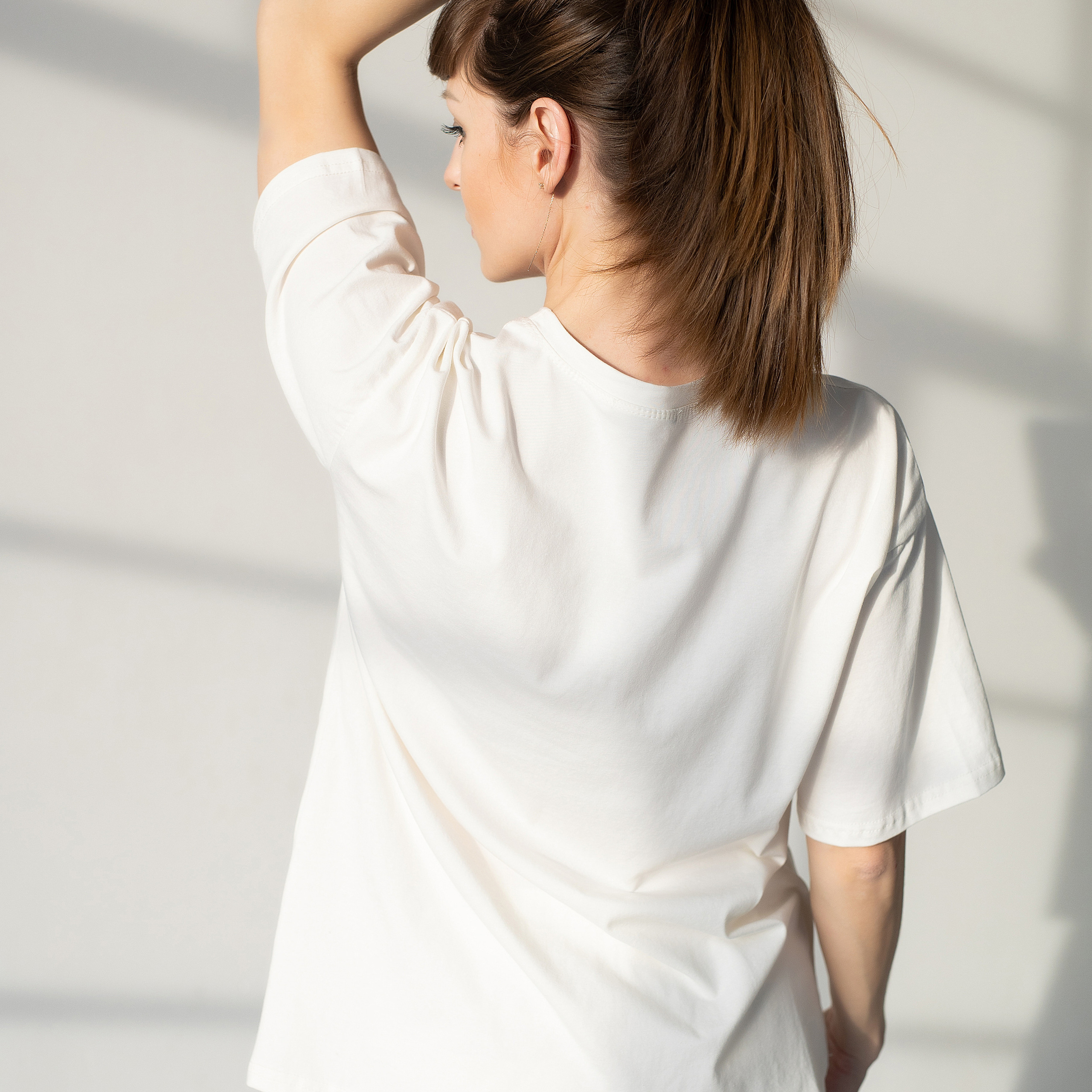 съёмка футболок для вайлдберриз wildberries вид со спины