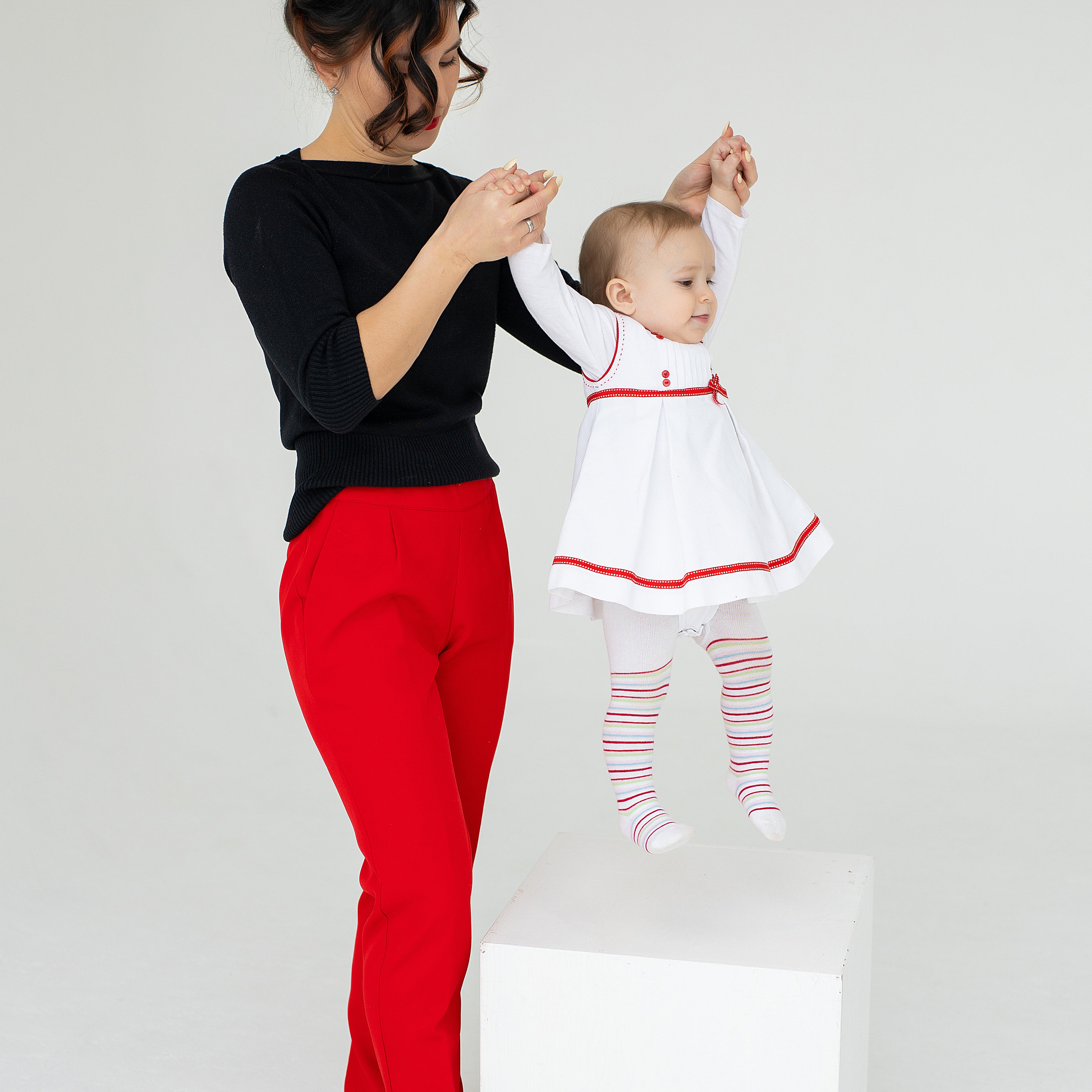 фотосессия для мамы и дочки в студии в питере 