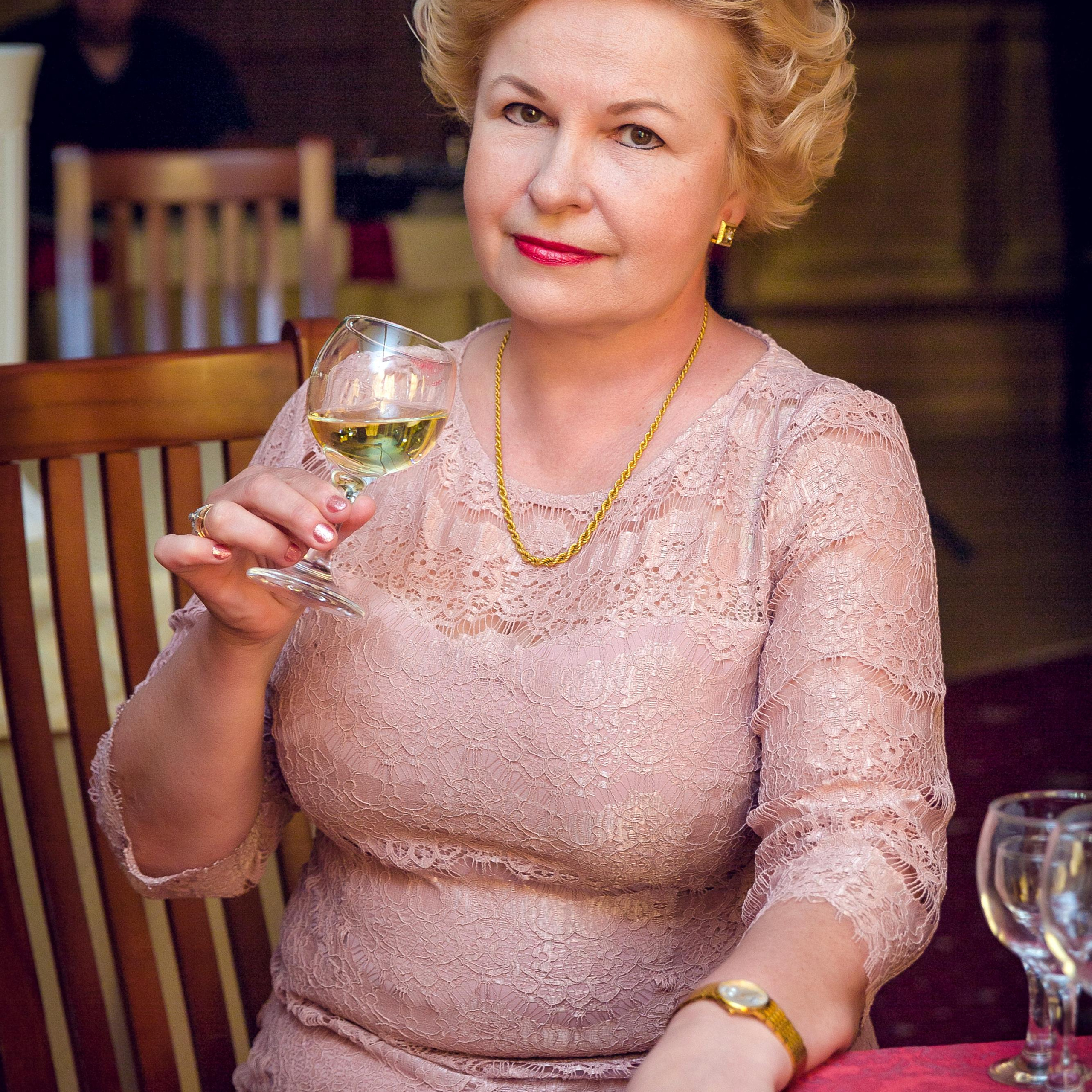 ДЕНЬ РОЖДЕНИЯ ИРИНЫ В РЕСТОРАНЕ