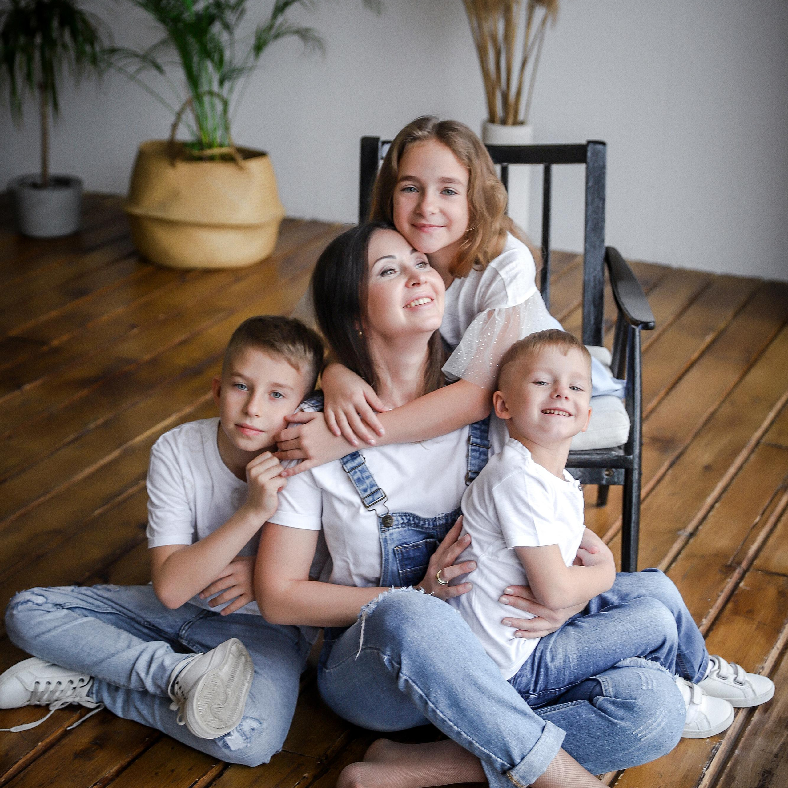 СЕМЬЯ ДАНЦЕВЫХ