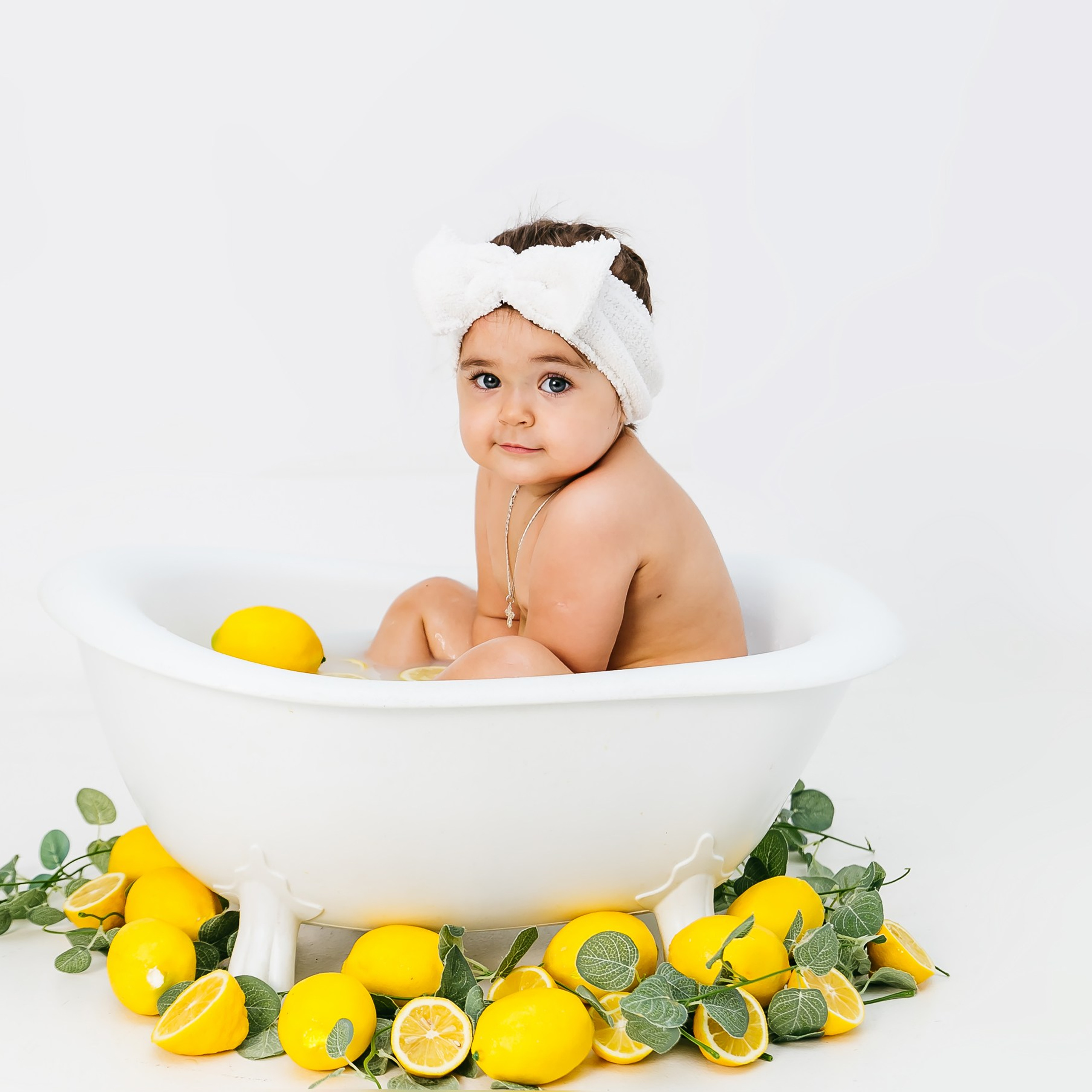 Купание с лимончиками