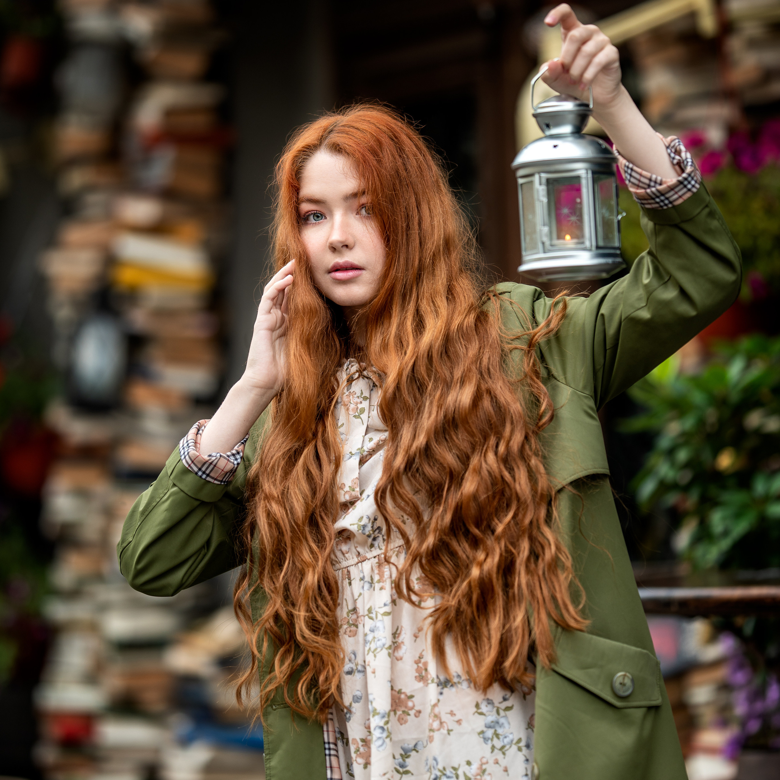 Фотосессия Анны у&nbsp;книжной двери