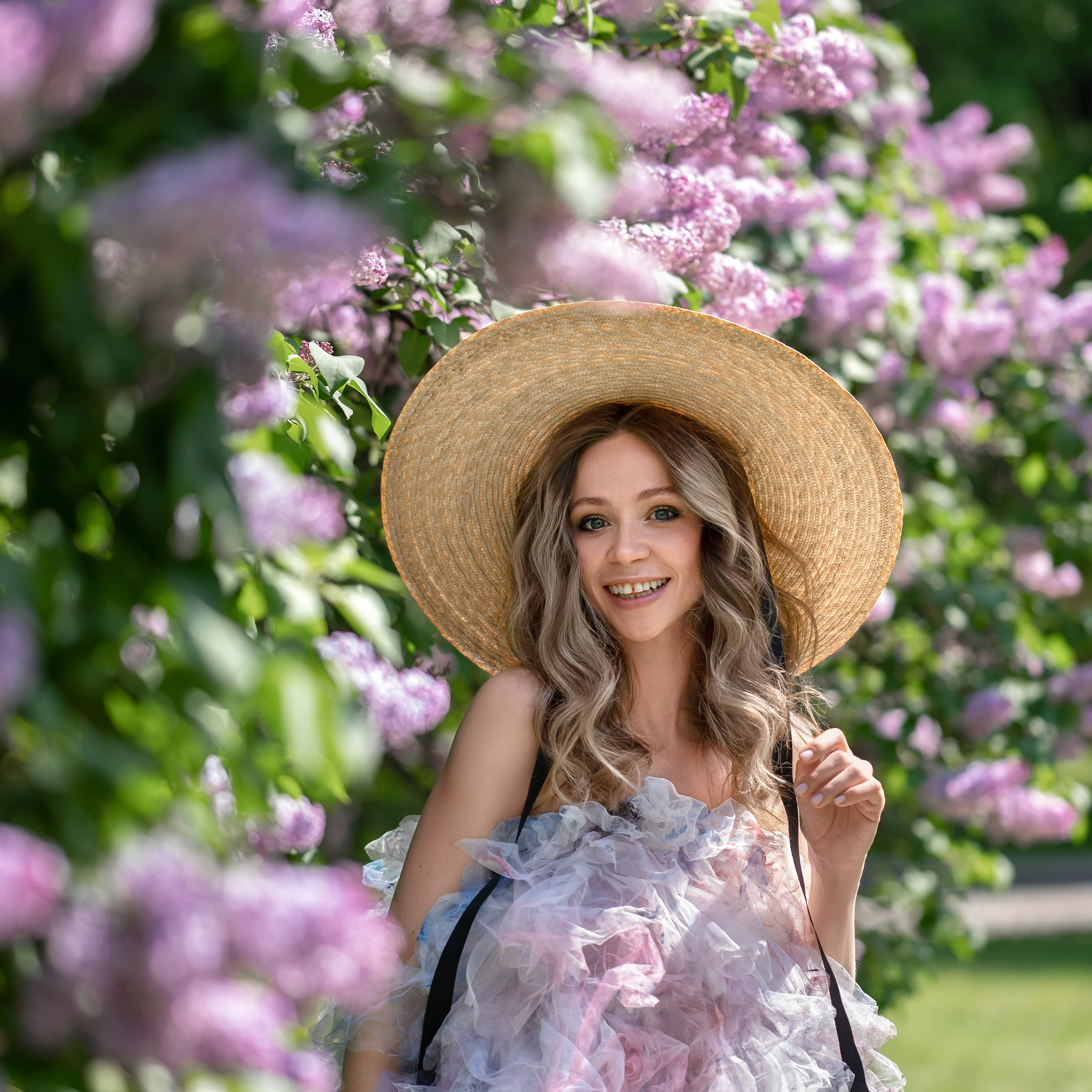 Фотосессия Алисы в&nbsp;сиреневом саду, часть2