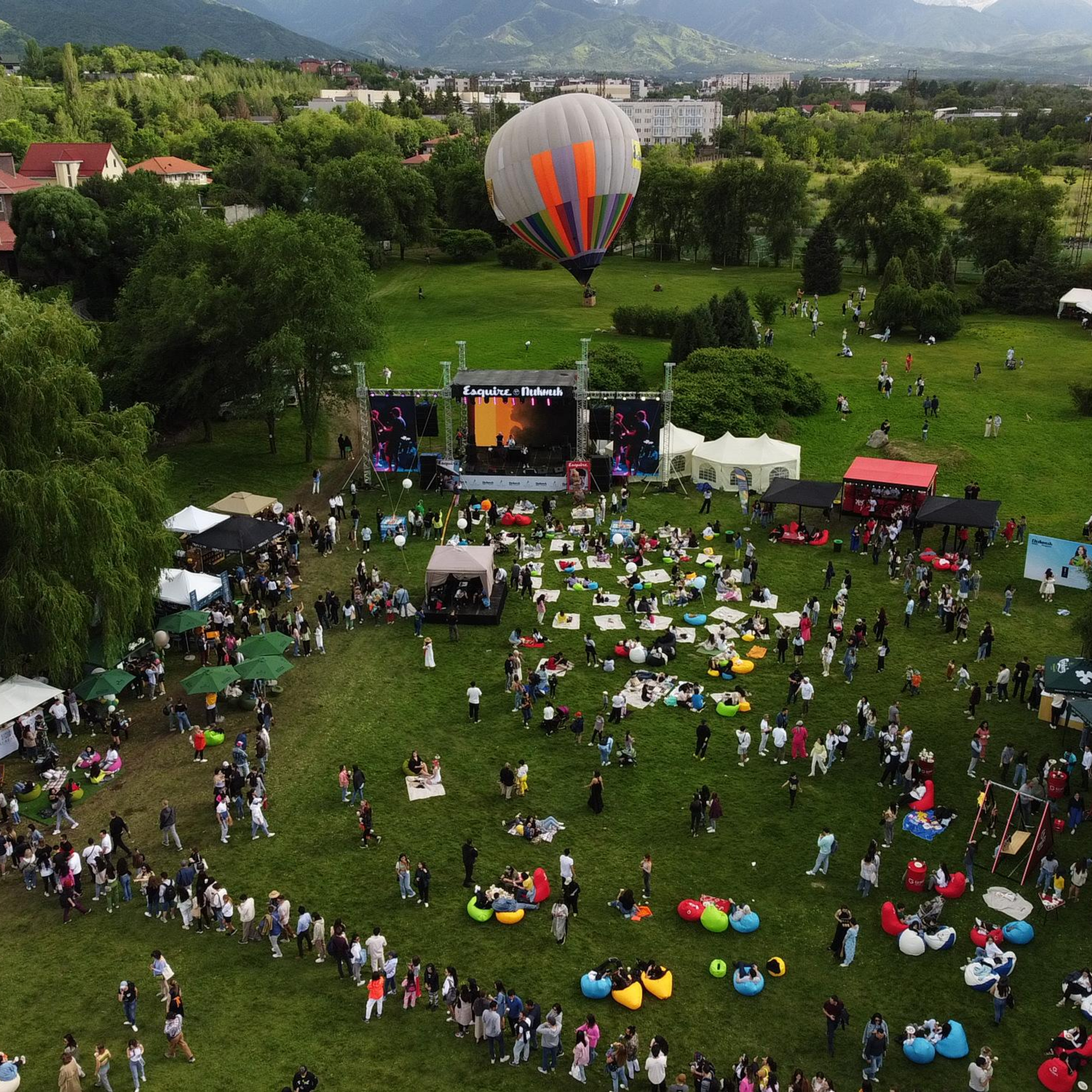 Контент Фотограф в Алматы и мире Джантурина Динара