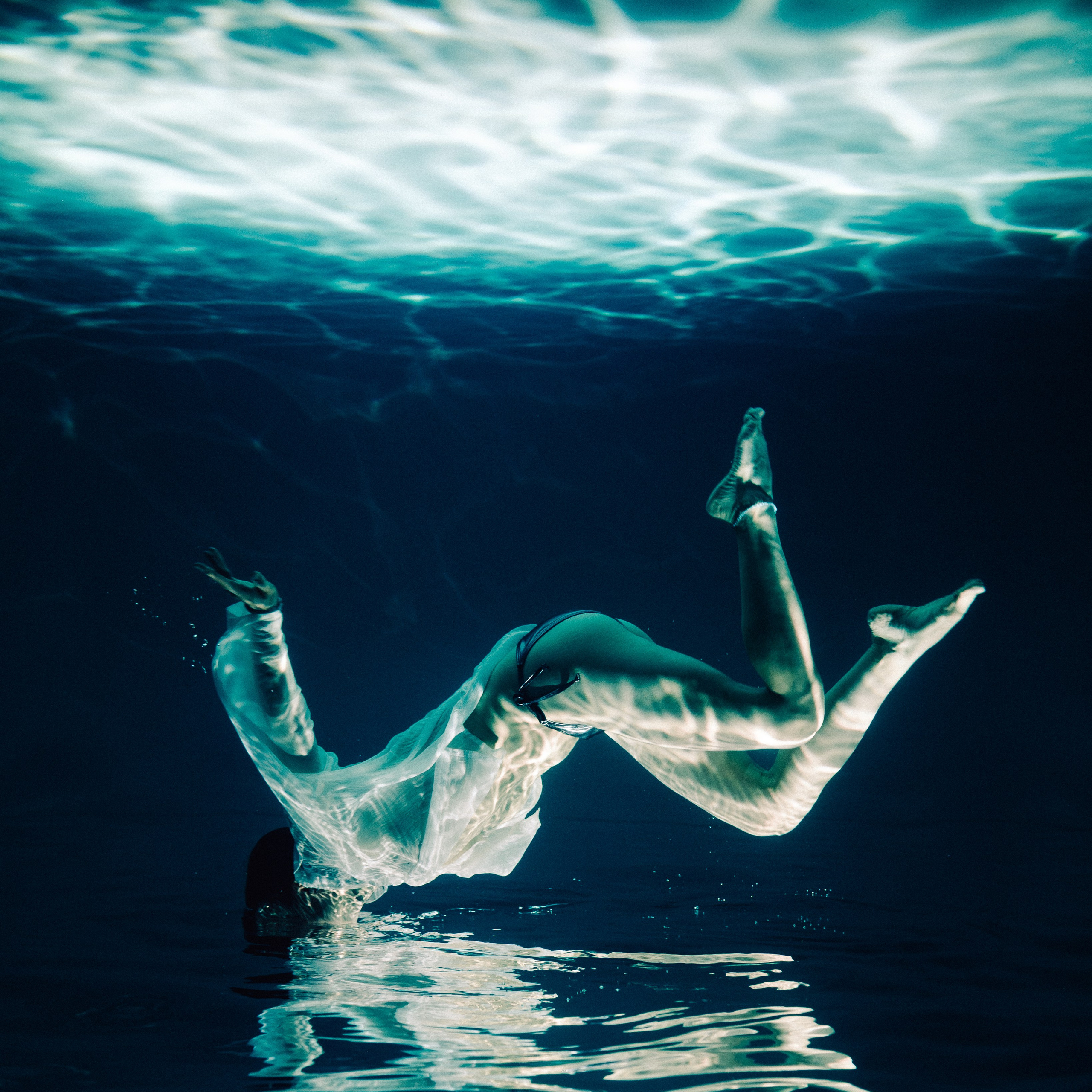 Женская съёмка под водой