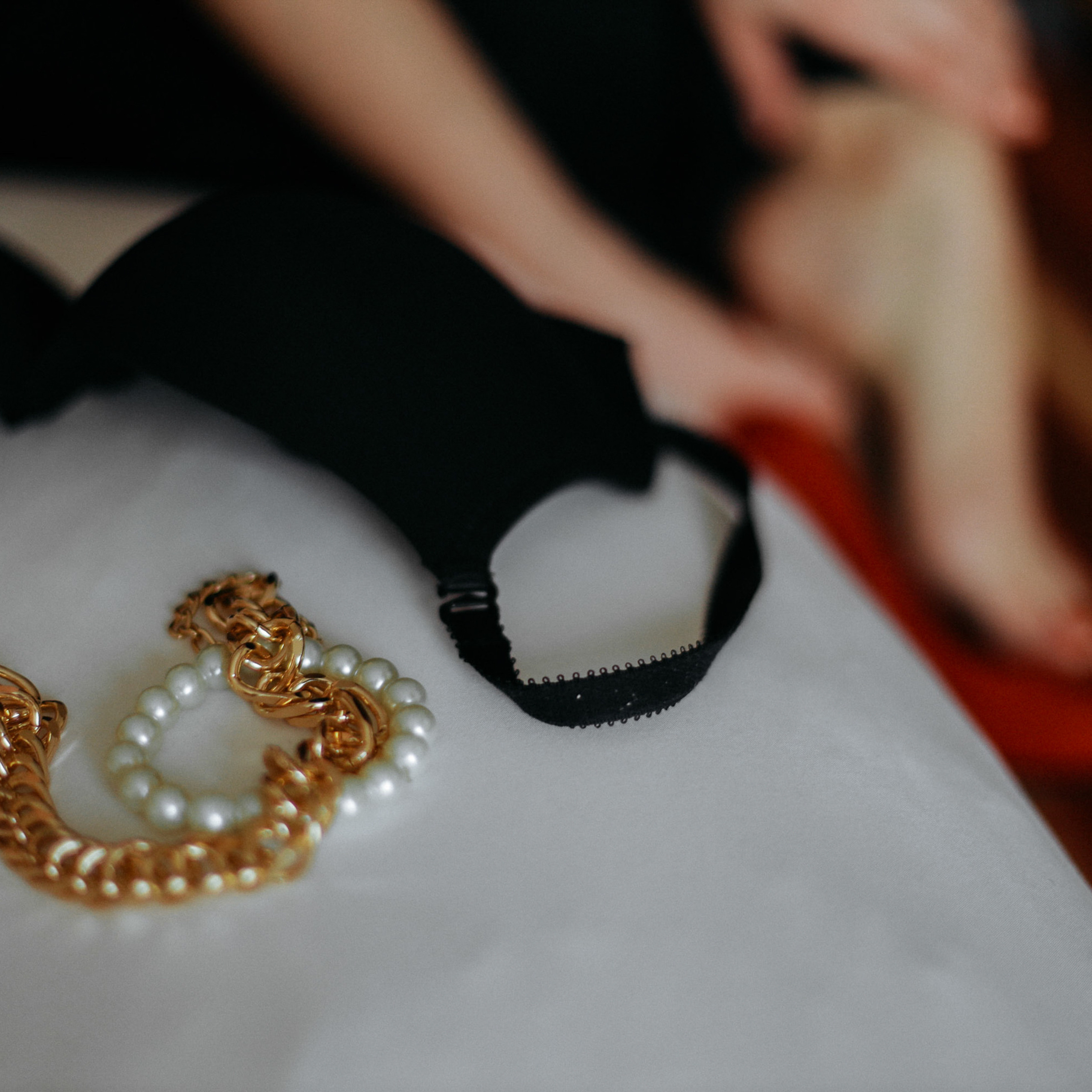 Girls. Главная