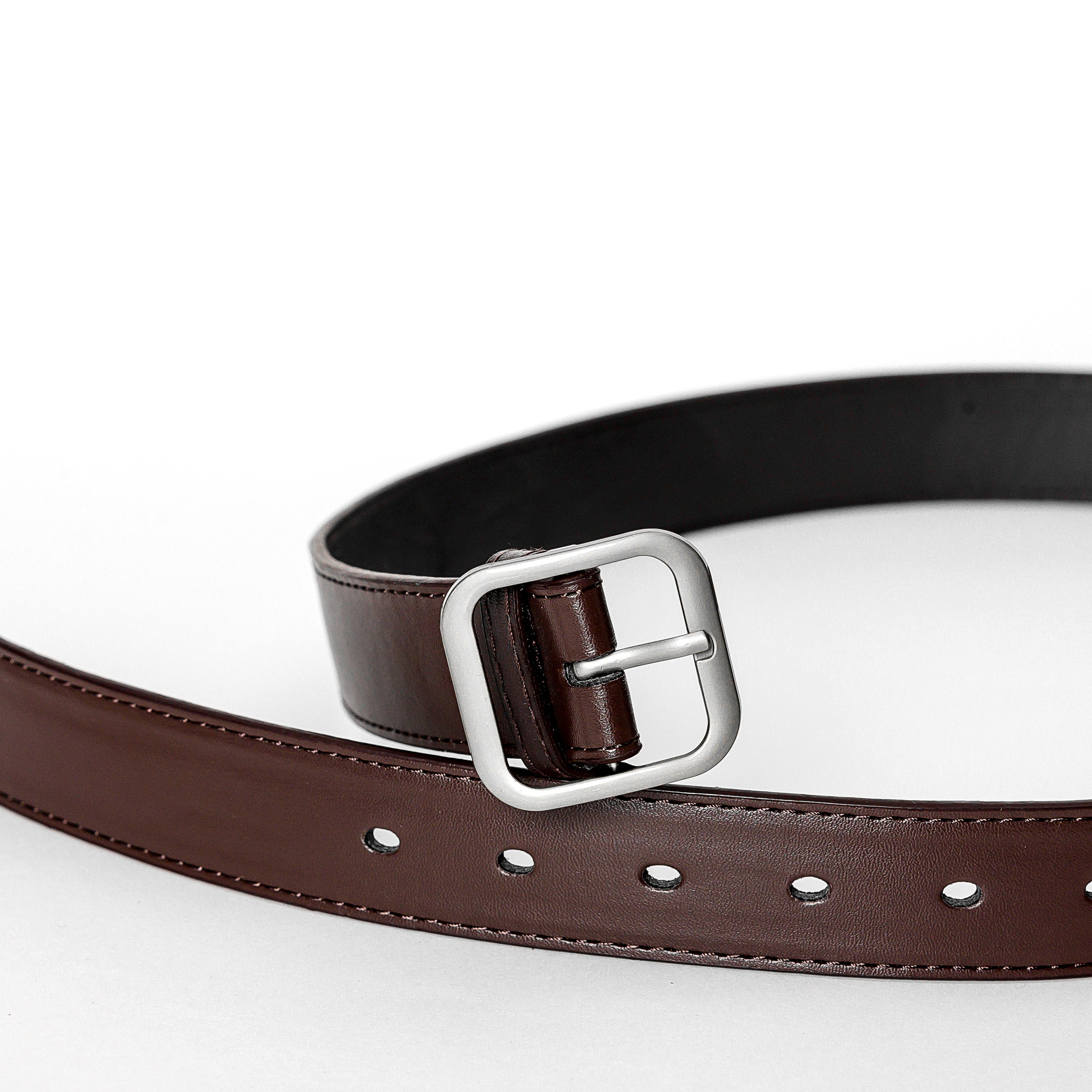 Аксессуары на белом фоне