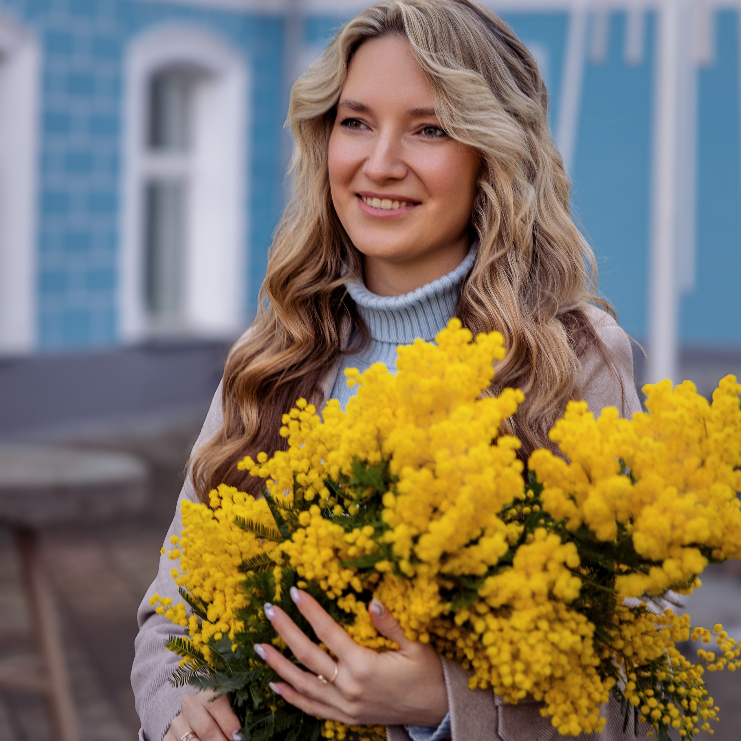 С&nbsp;мимозой