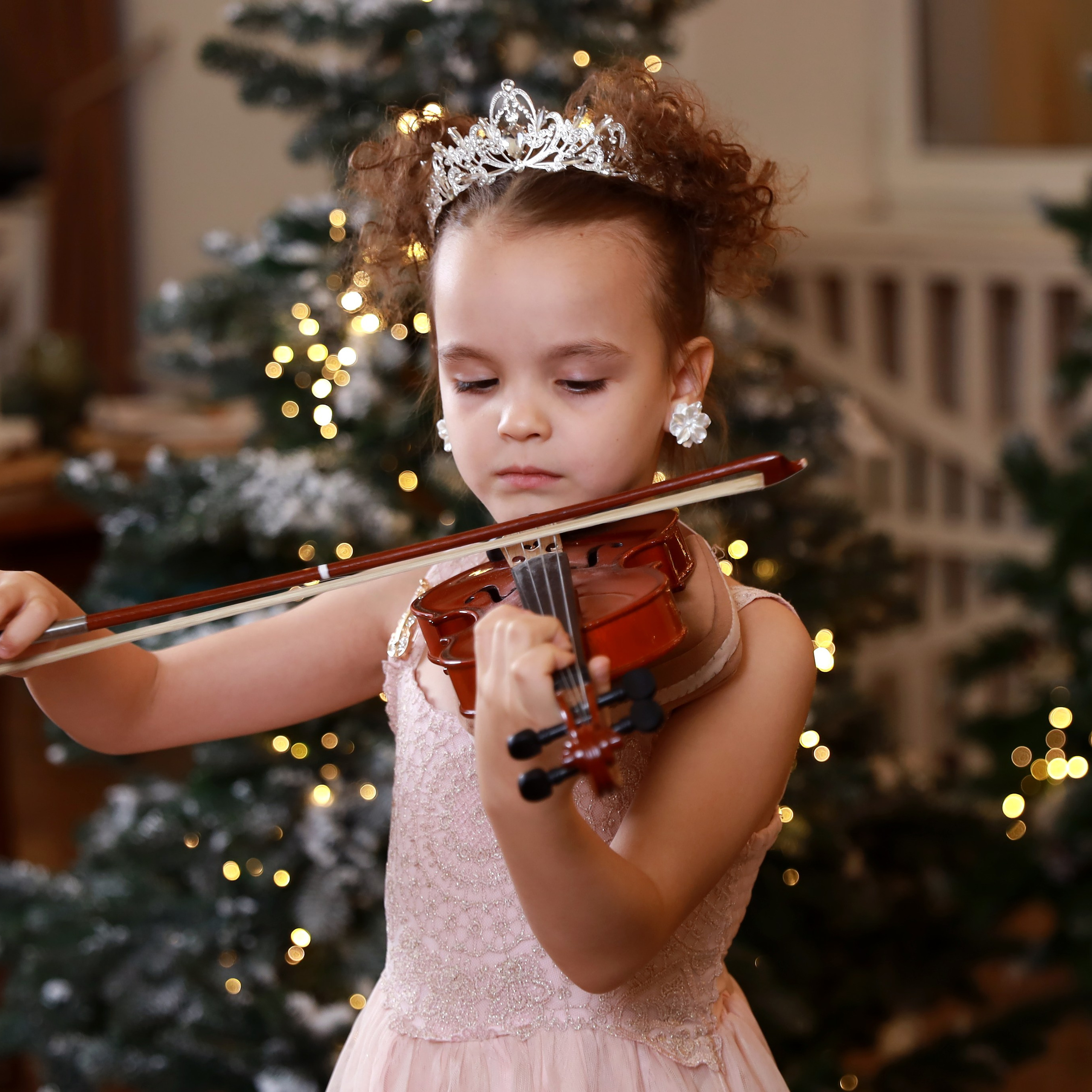 Новогодний концерт юных скрипачей