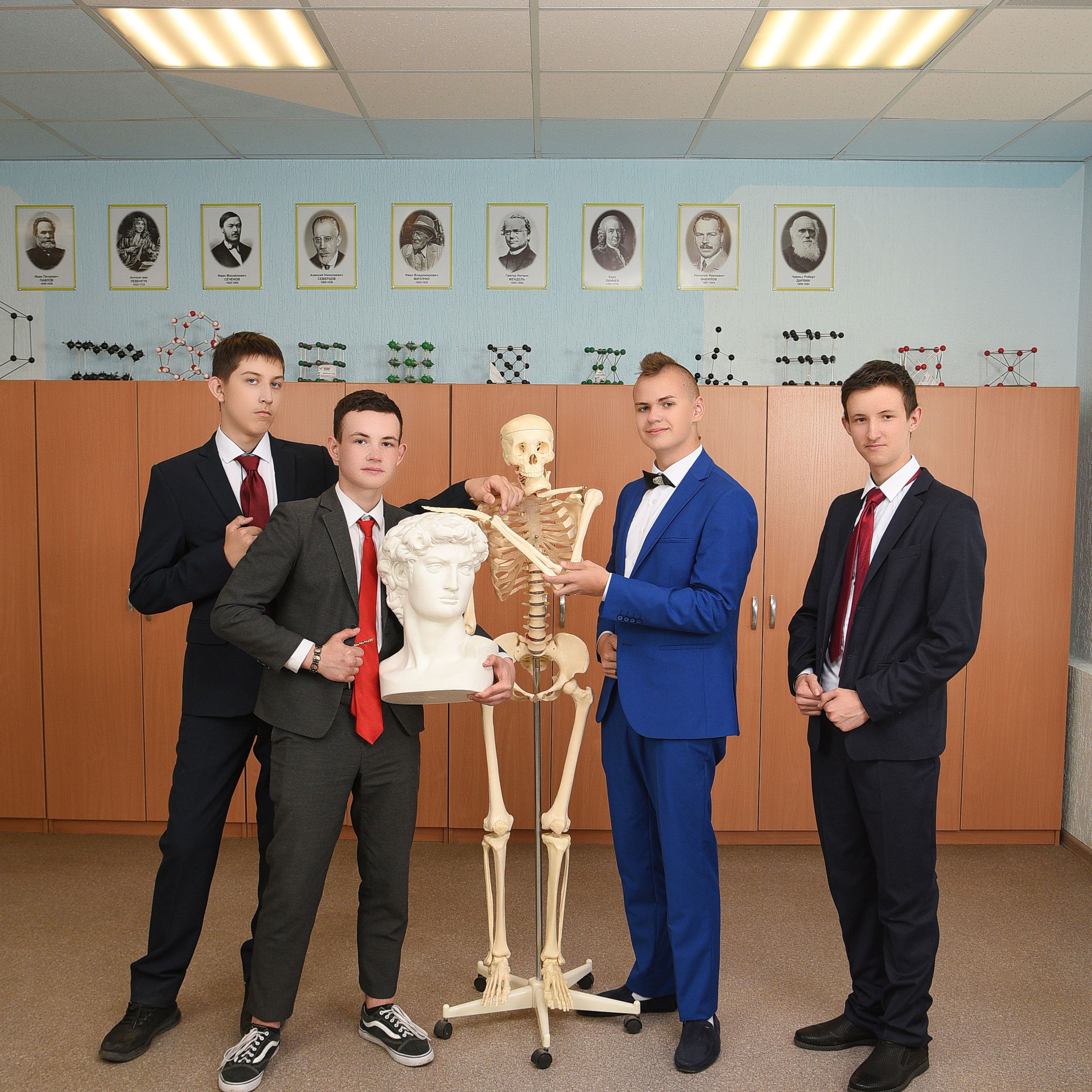 Фотосессии в школе. Выпускные альбомы в Кургане, Твой альбом, Книга