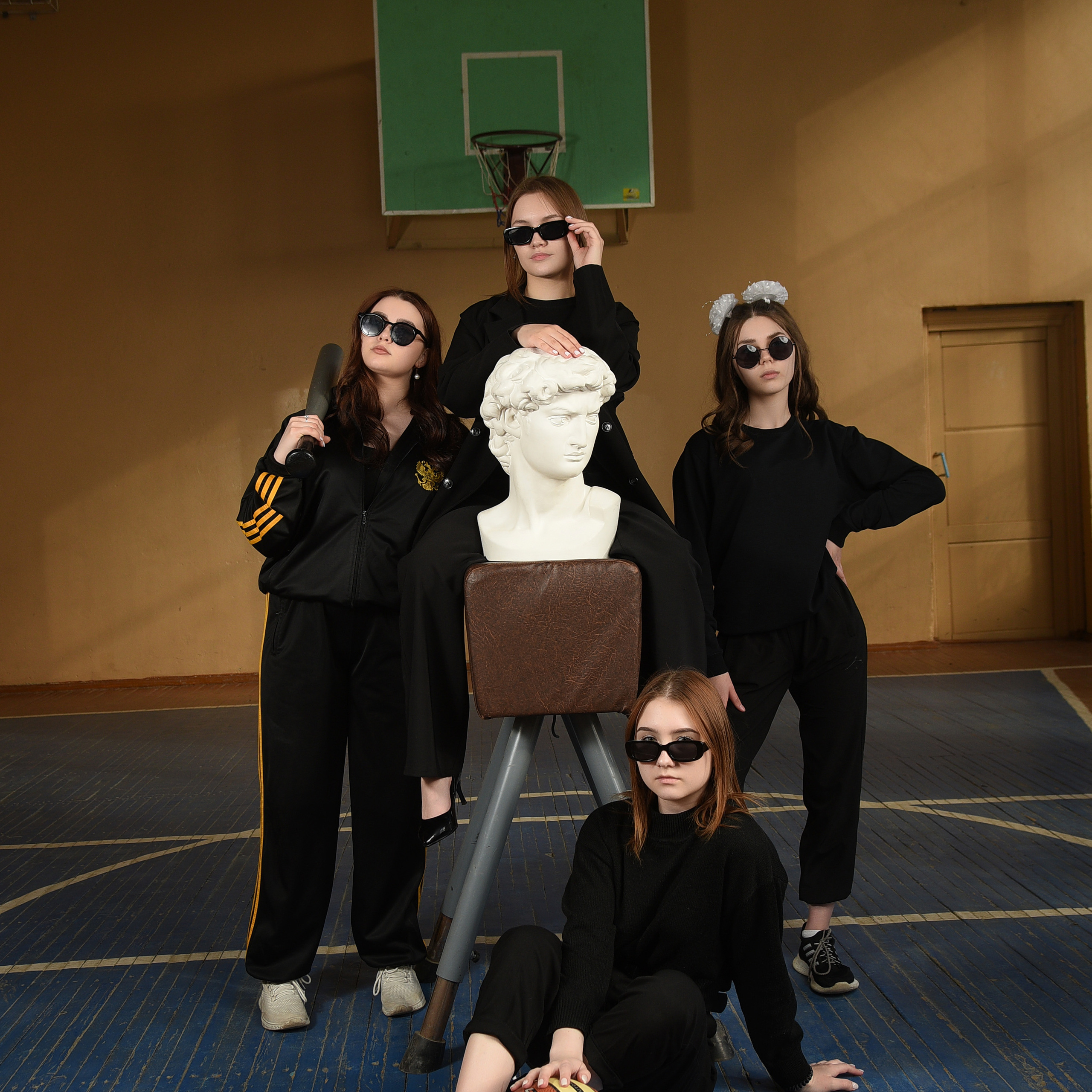 Фотосессии в школе. Выпускные альбомы в Кургане, Твой альбом, Книга