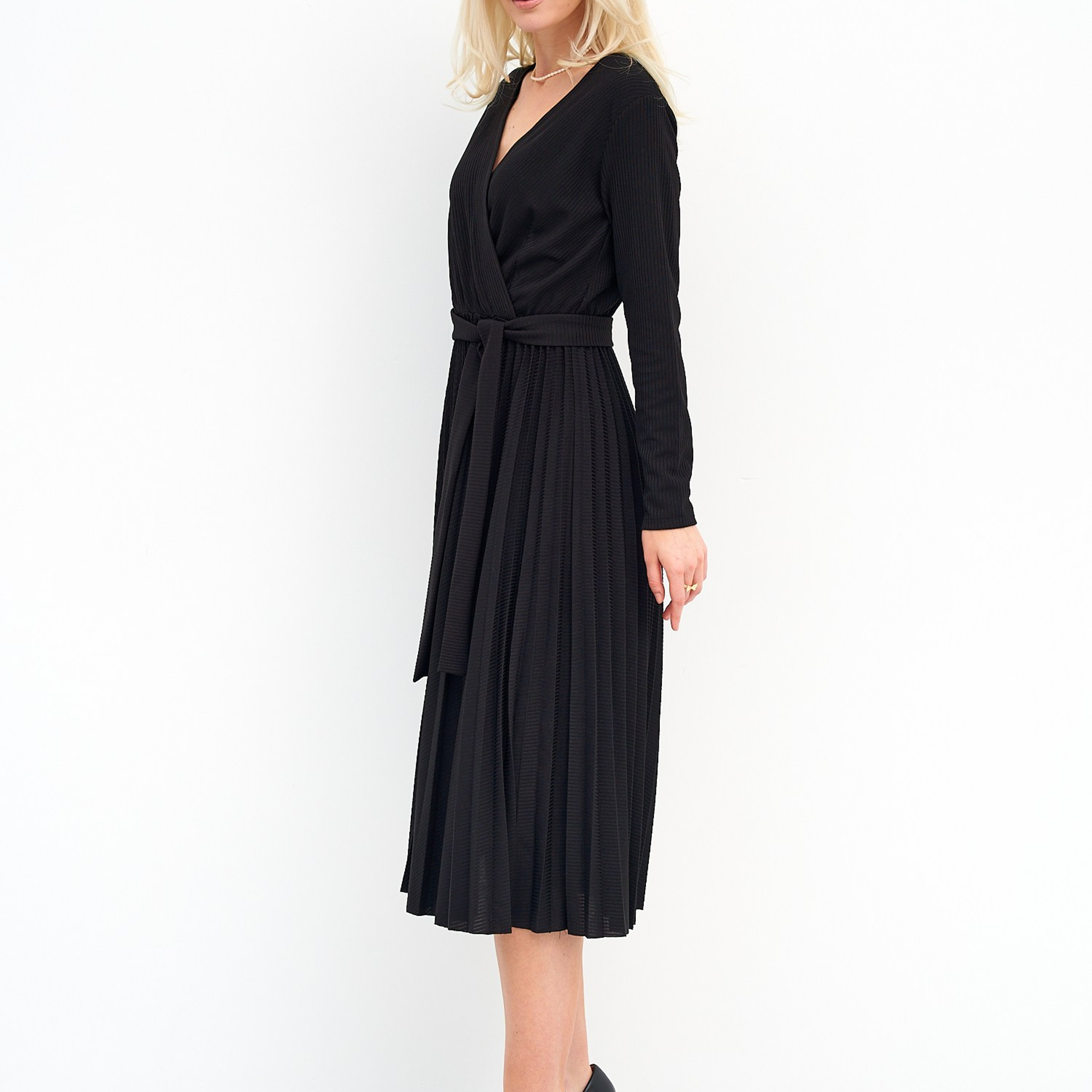 На каждой модели платье будет выглядеть по-своему