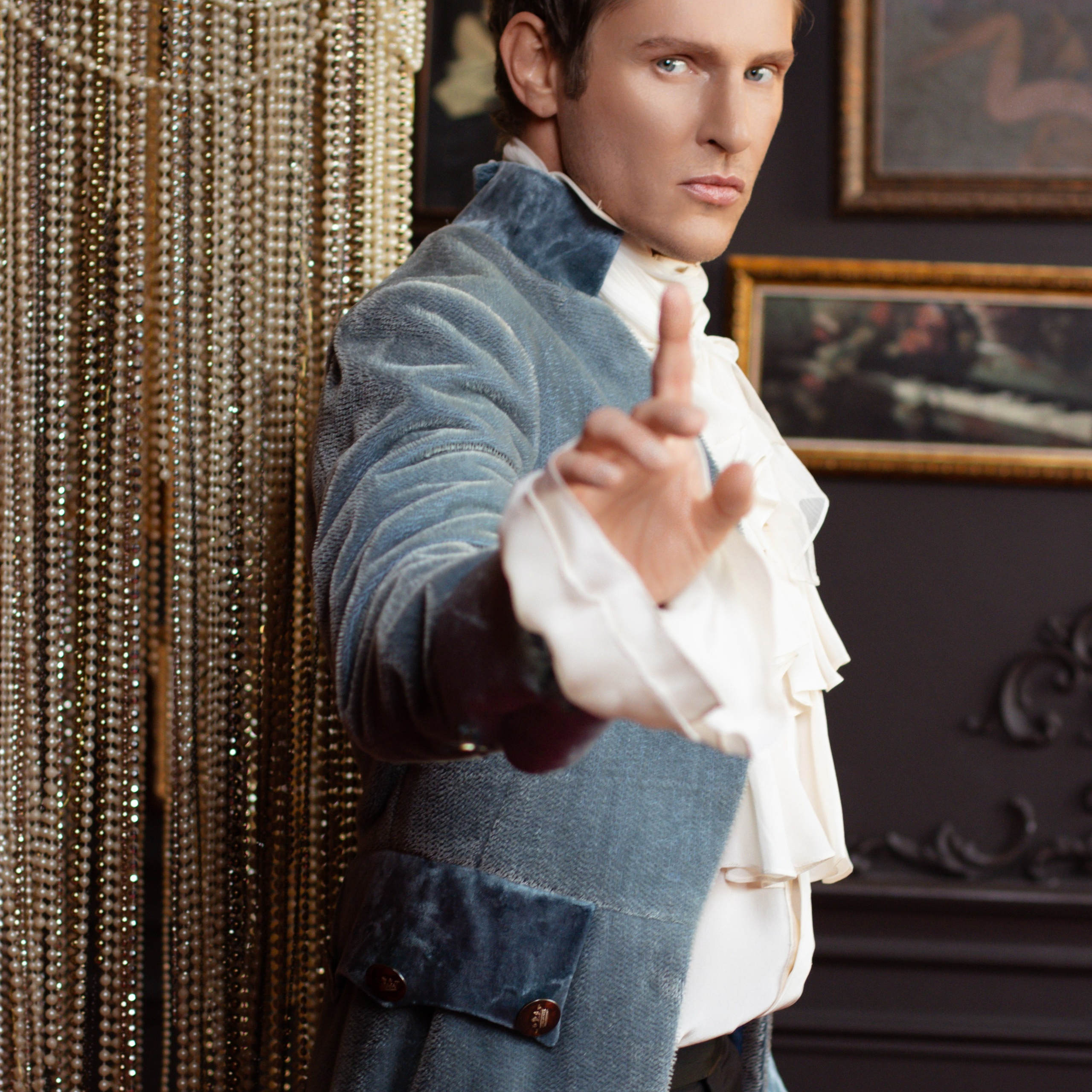 Алексей Елистратов «Revolvers»