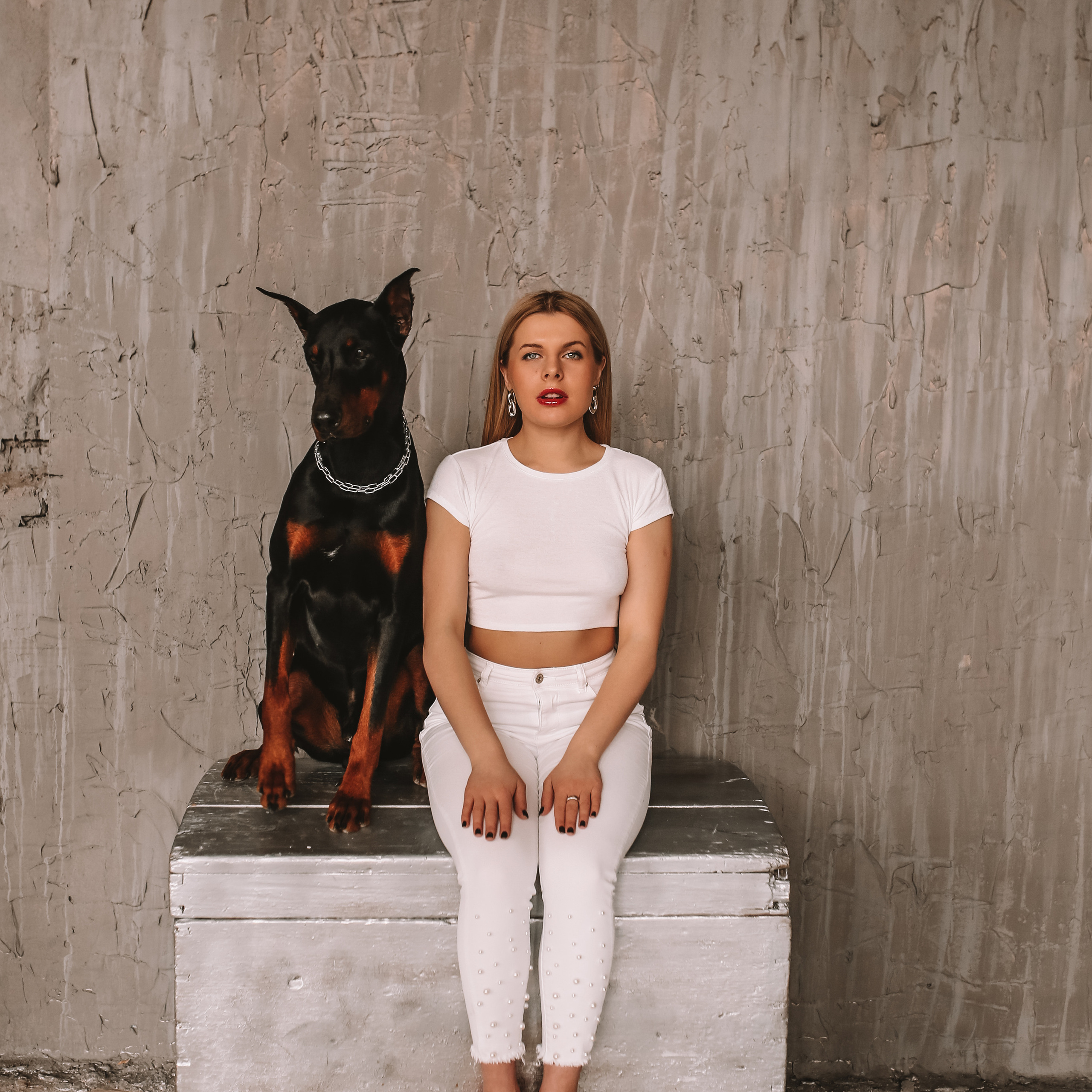 С Доберманом