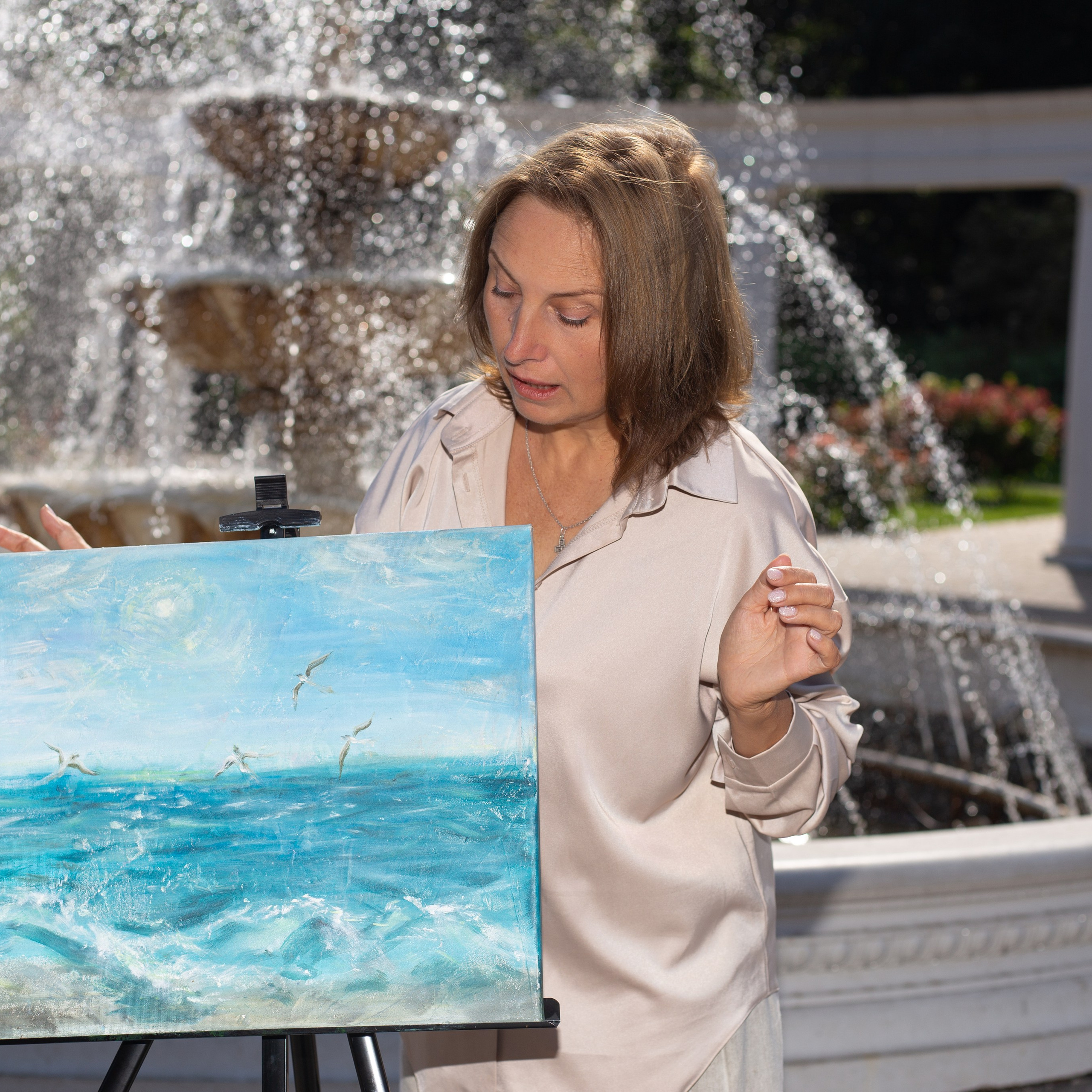 Небо отражается в глазах художницы