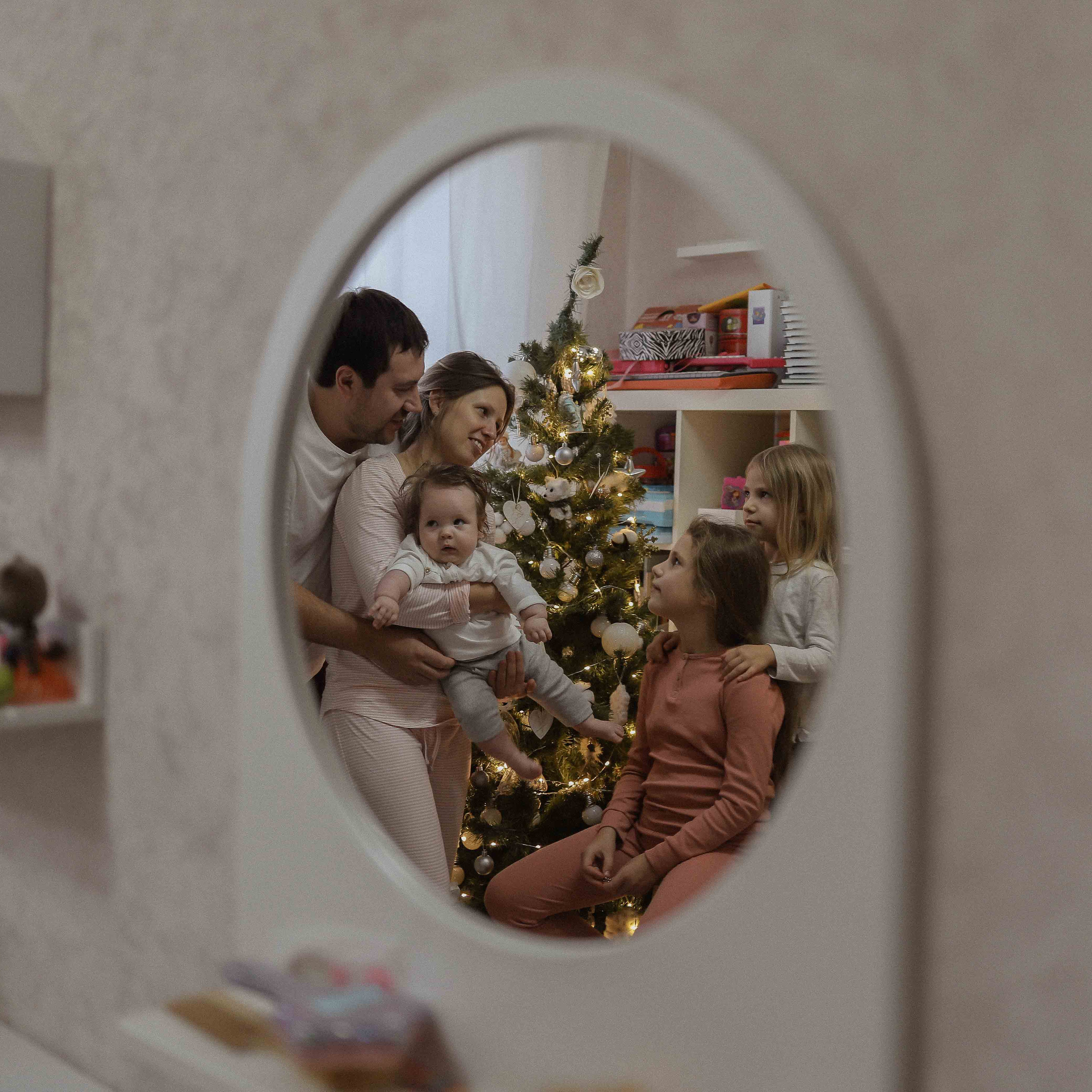 Ира, Андрей, Юля, Даша и Миша