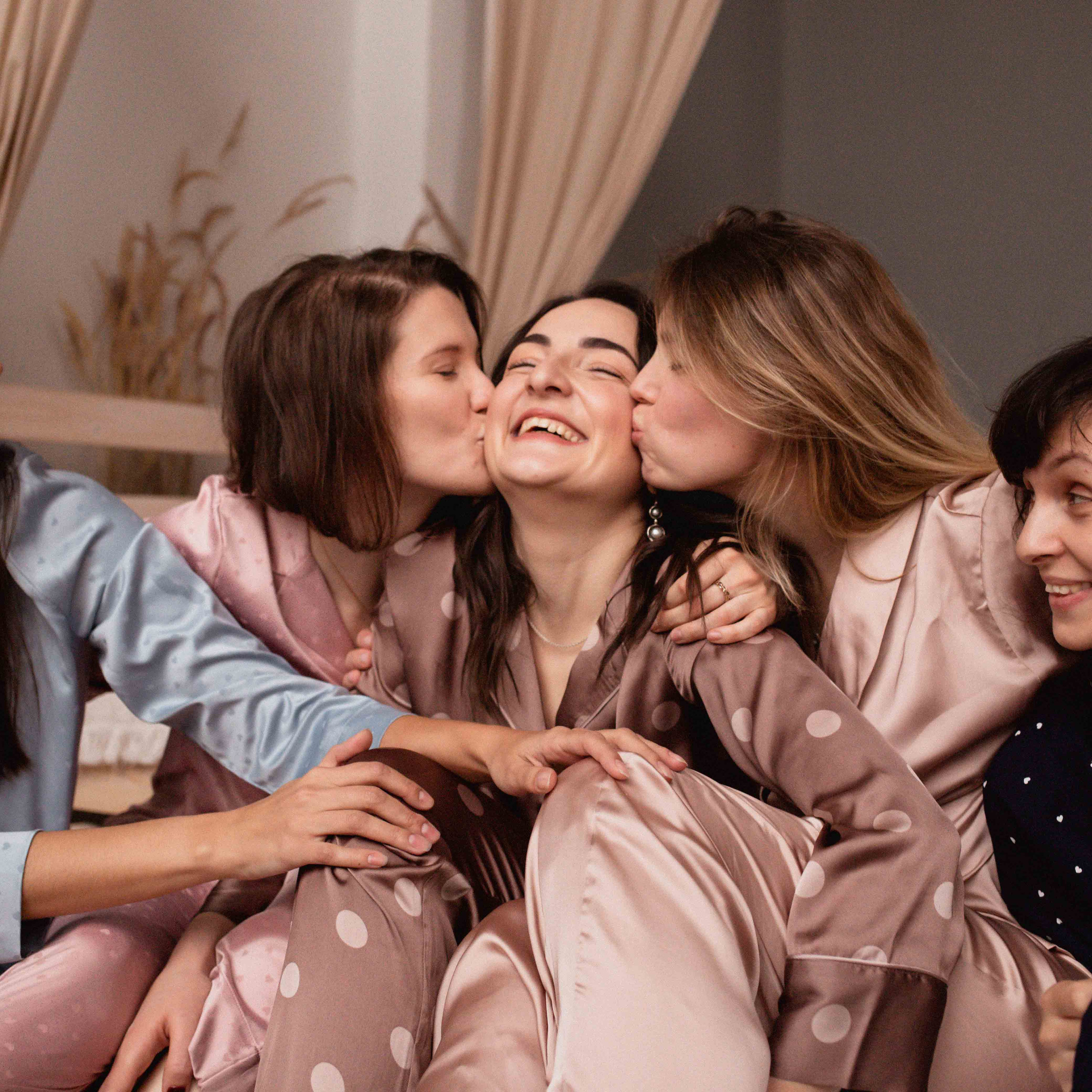 Пижамный девичник по-английски