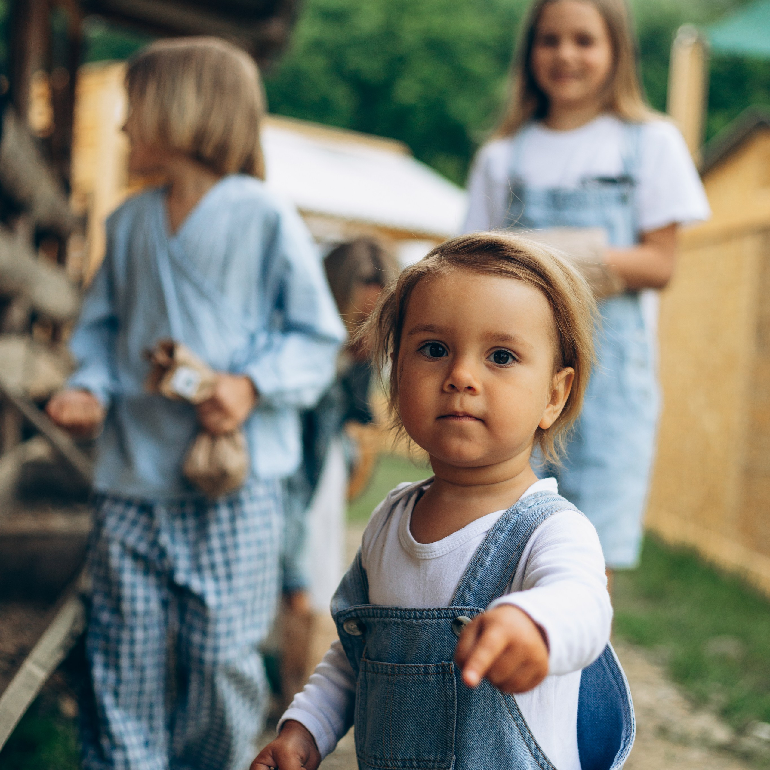 Катя, Мила, Дива и Ясна) Глоток воздуха