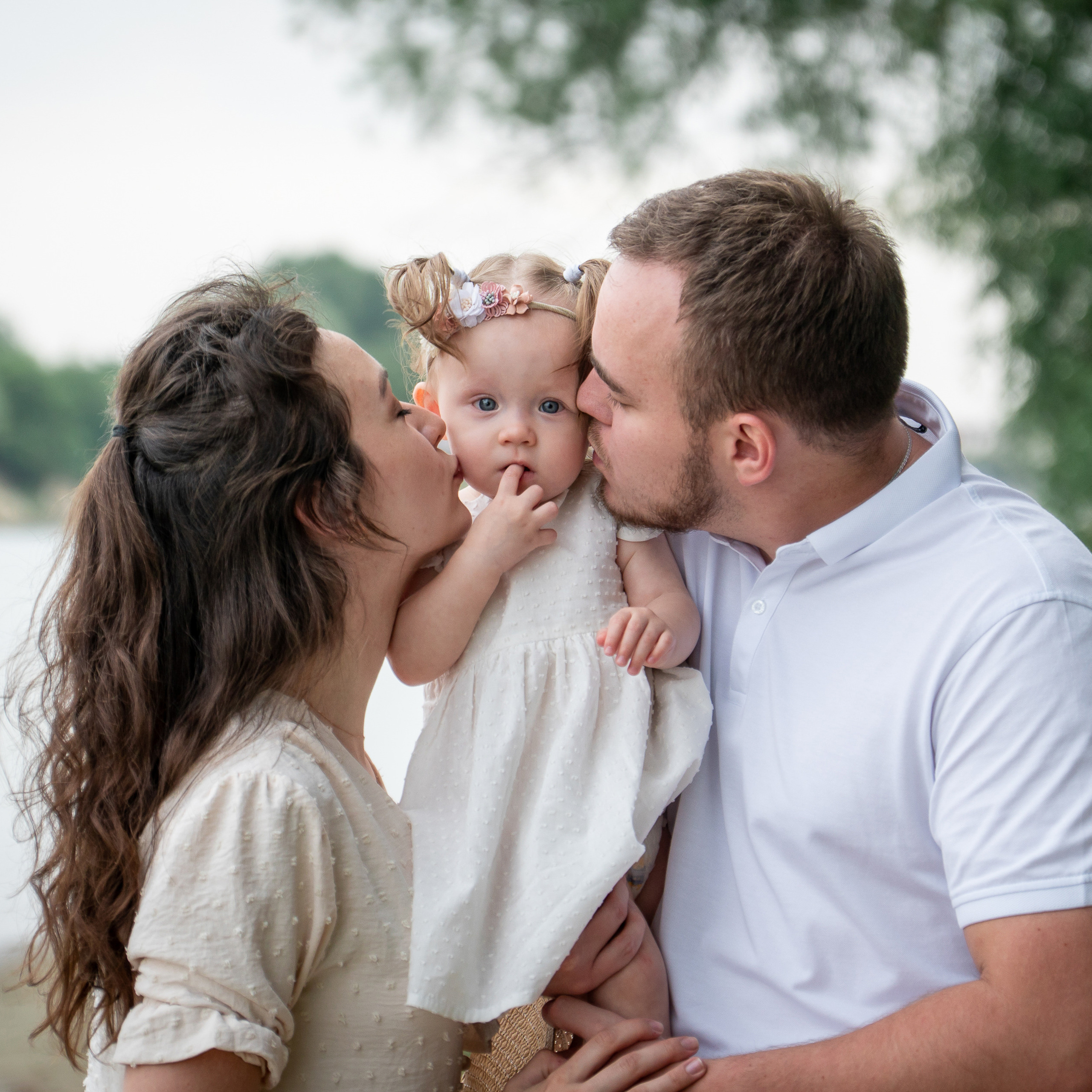 На берегу реки