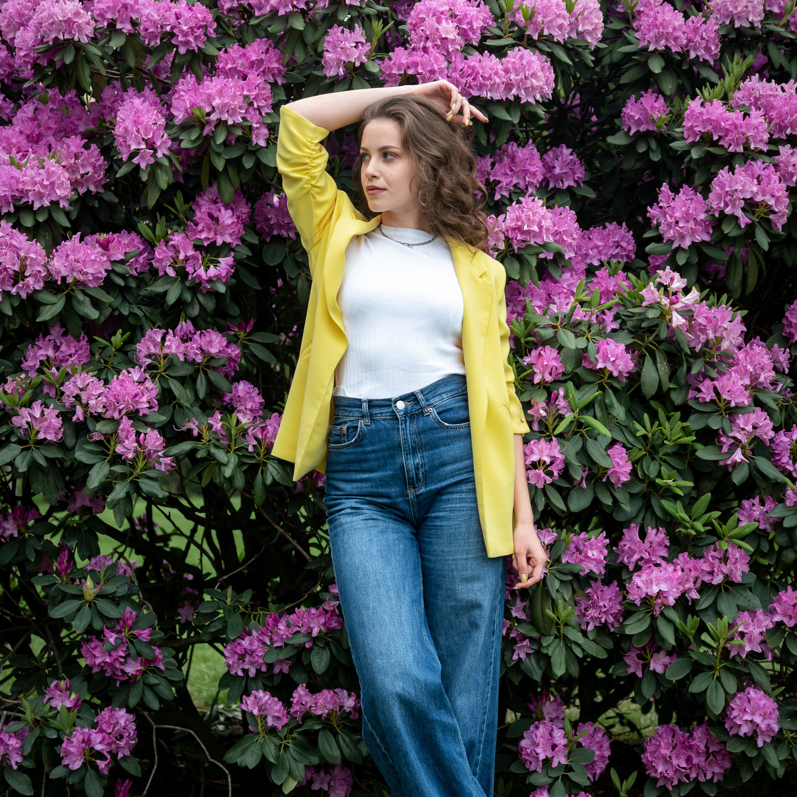 В цветениях