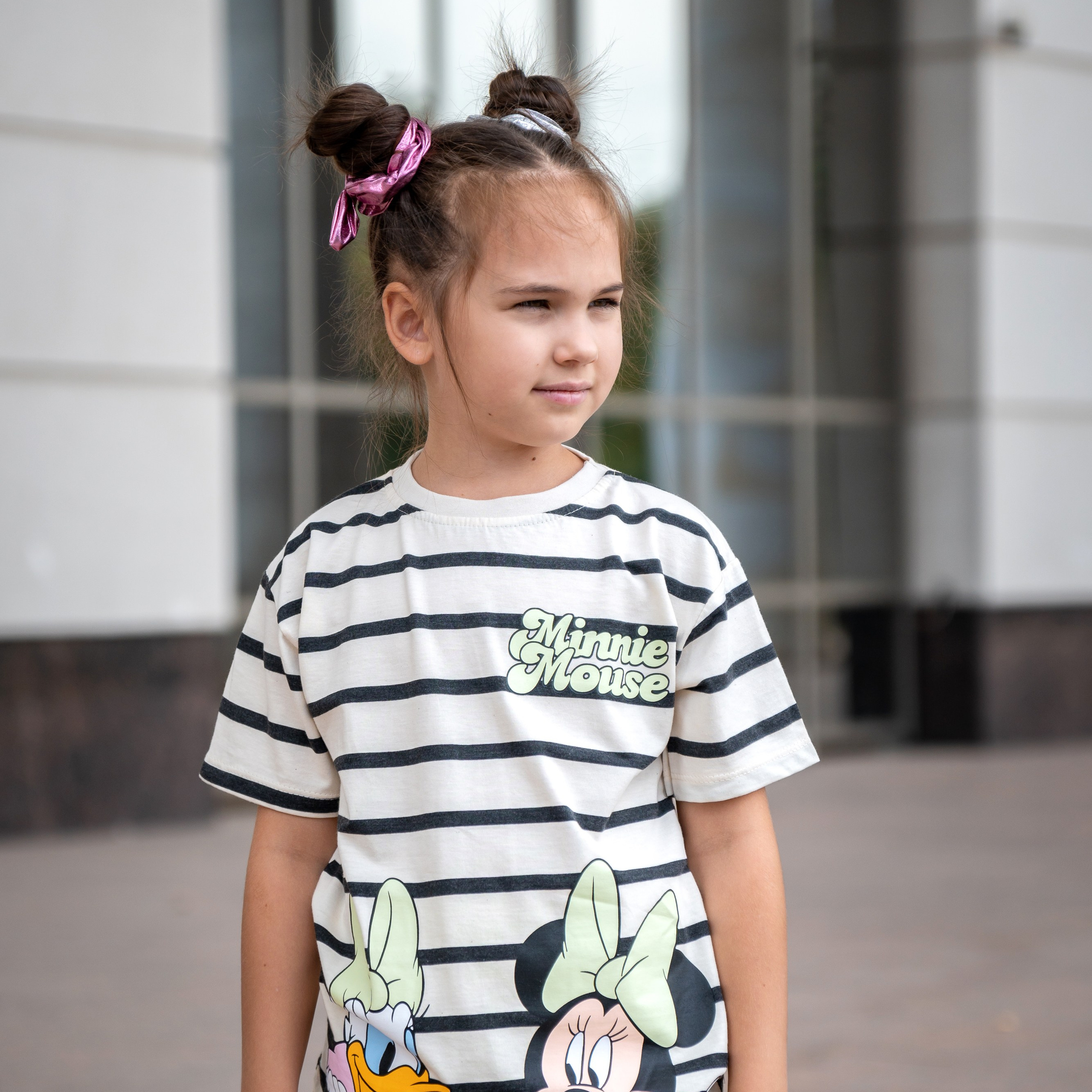 Детские костюмы на улице