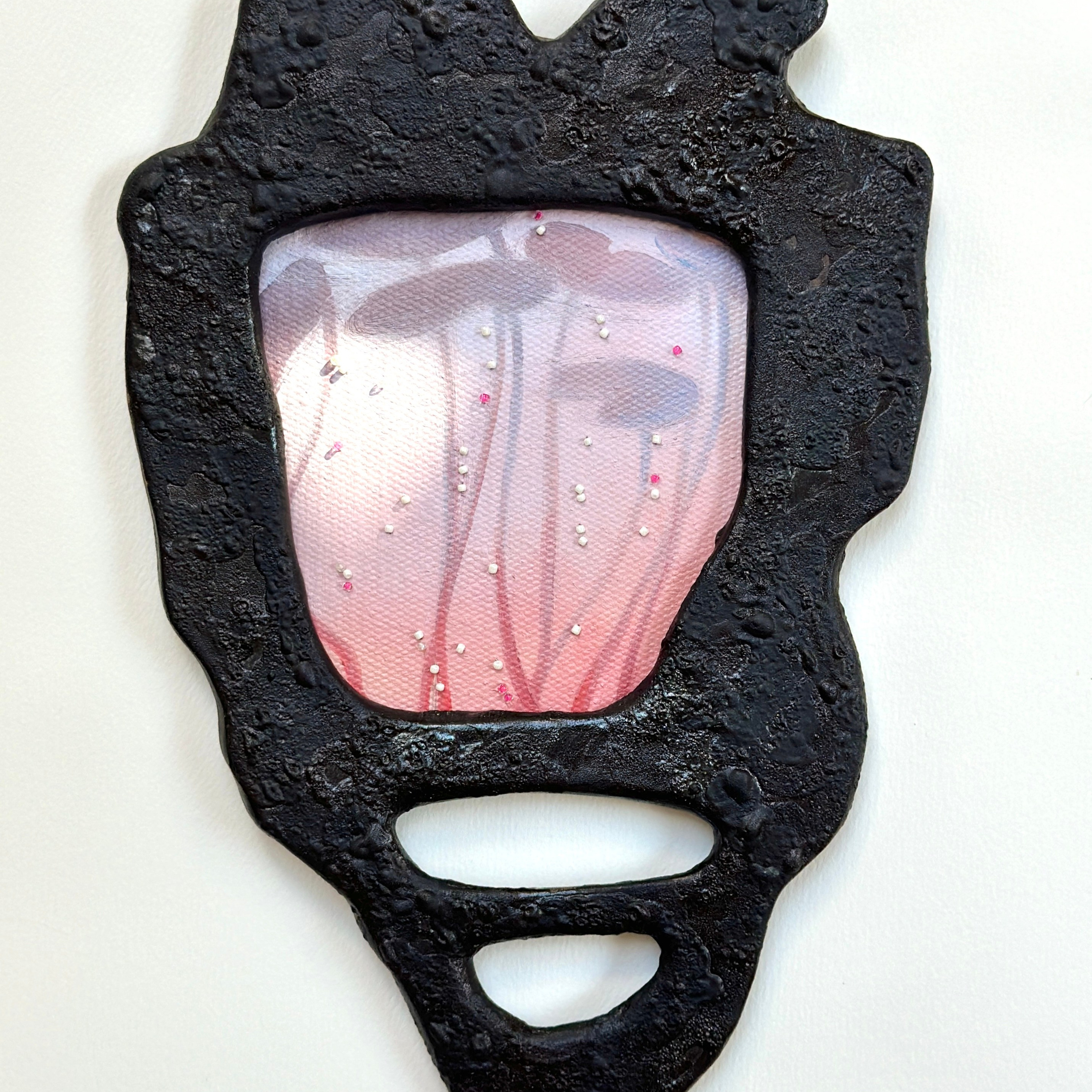 Панно "Погружение". 28,5х20х2 см, 2026. Керамика, глазурь, холст, масло, бисер