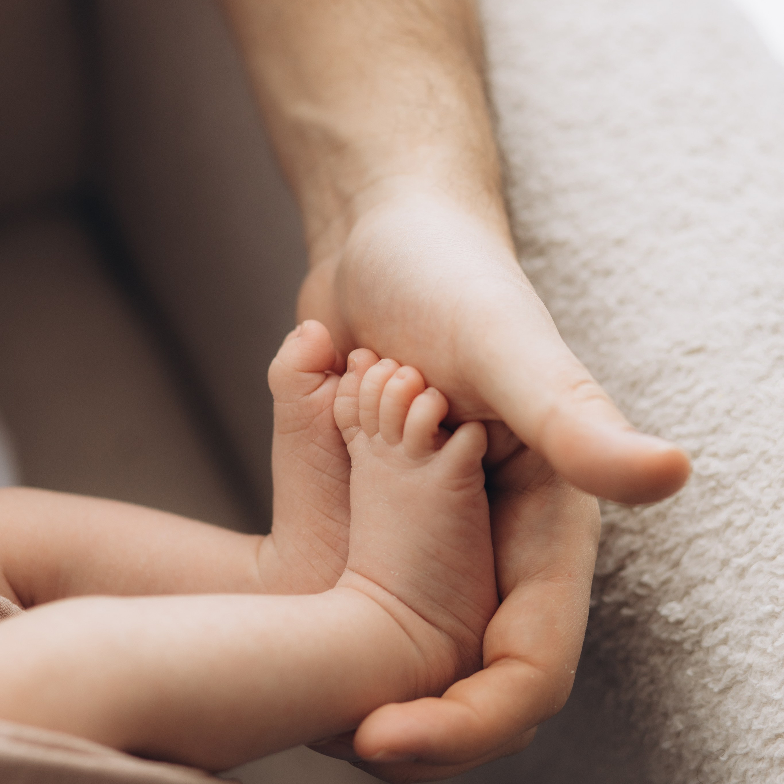 Фотостудия для новорожденных и малышей в Твери — На ручки