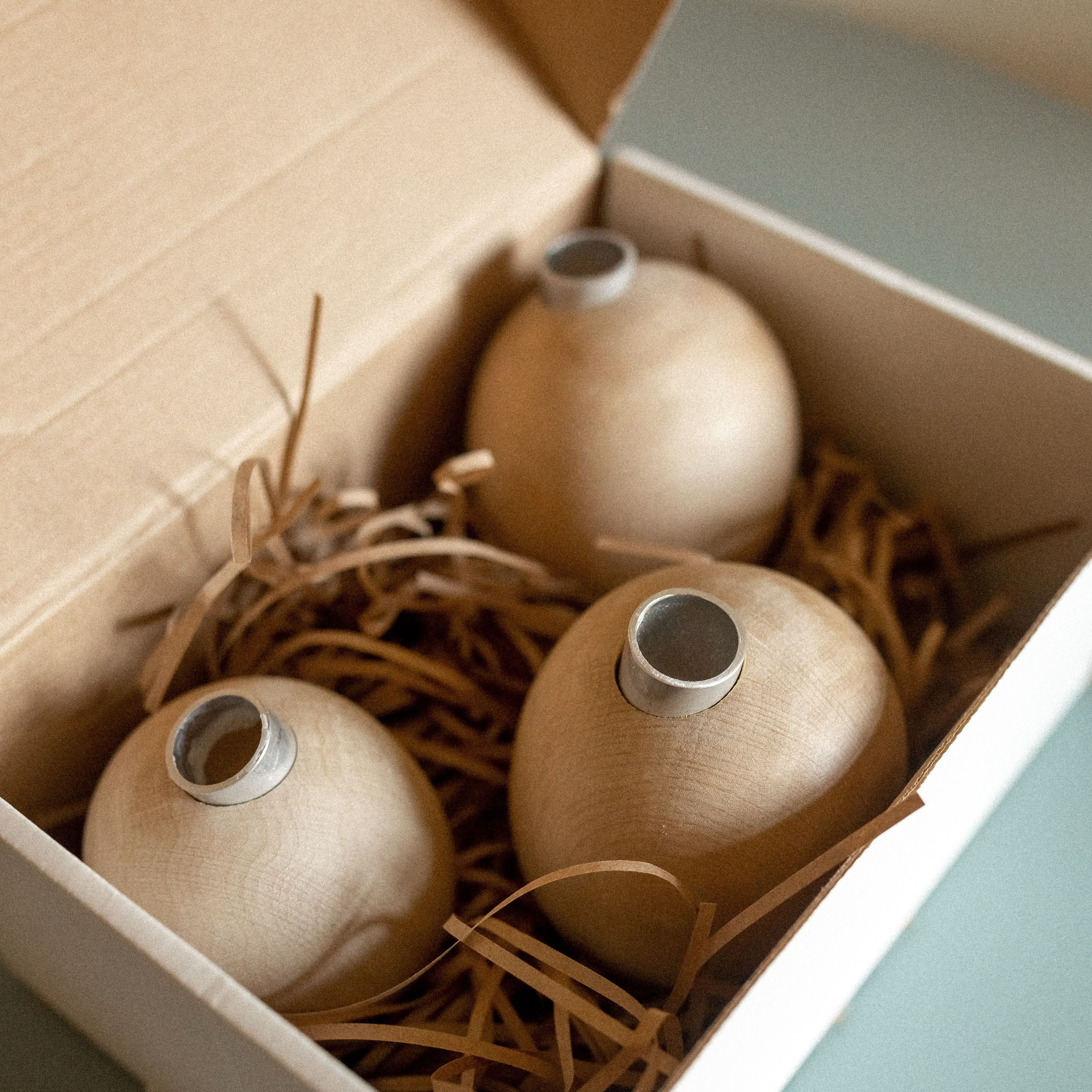 Подсвечники из дерева