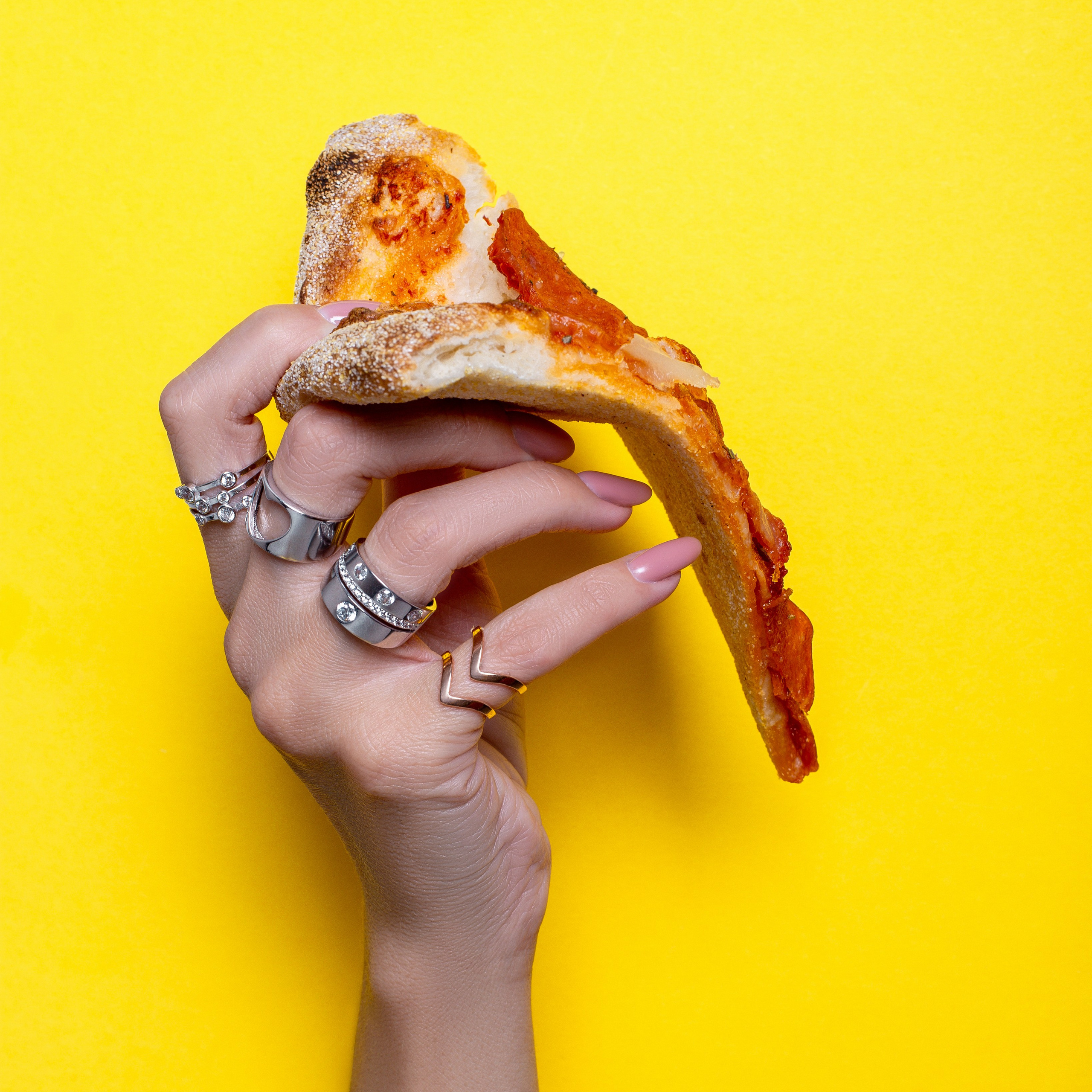 Hands. Предметный и женский фотограф в Новосибирске