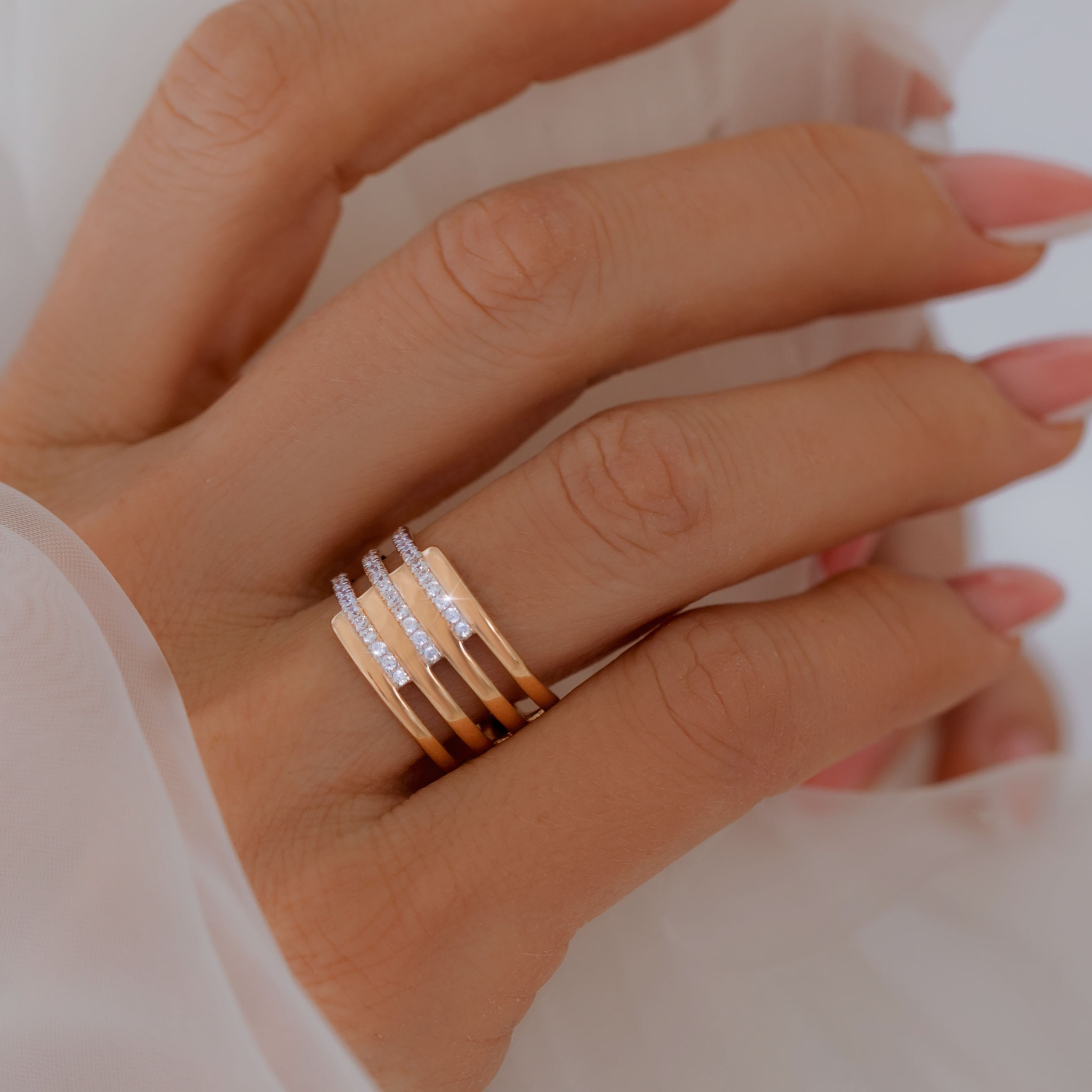 Hands. Предметный и женский фотограф в Новосибирске