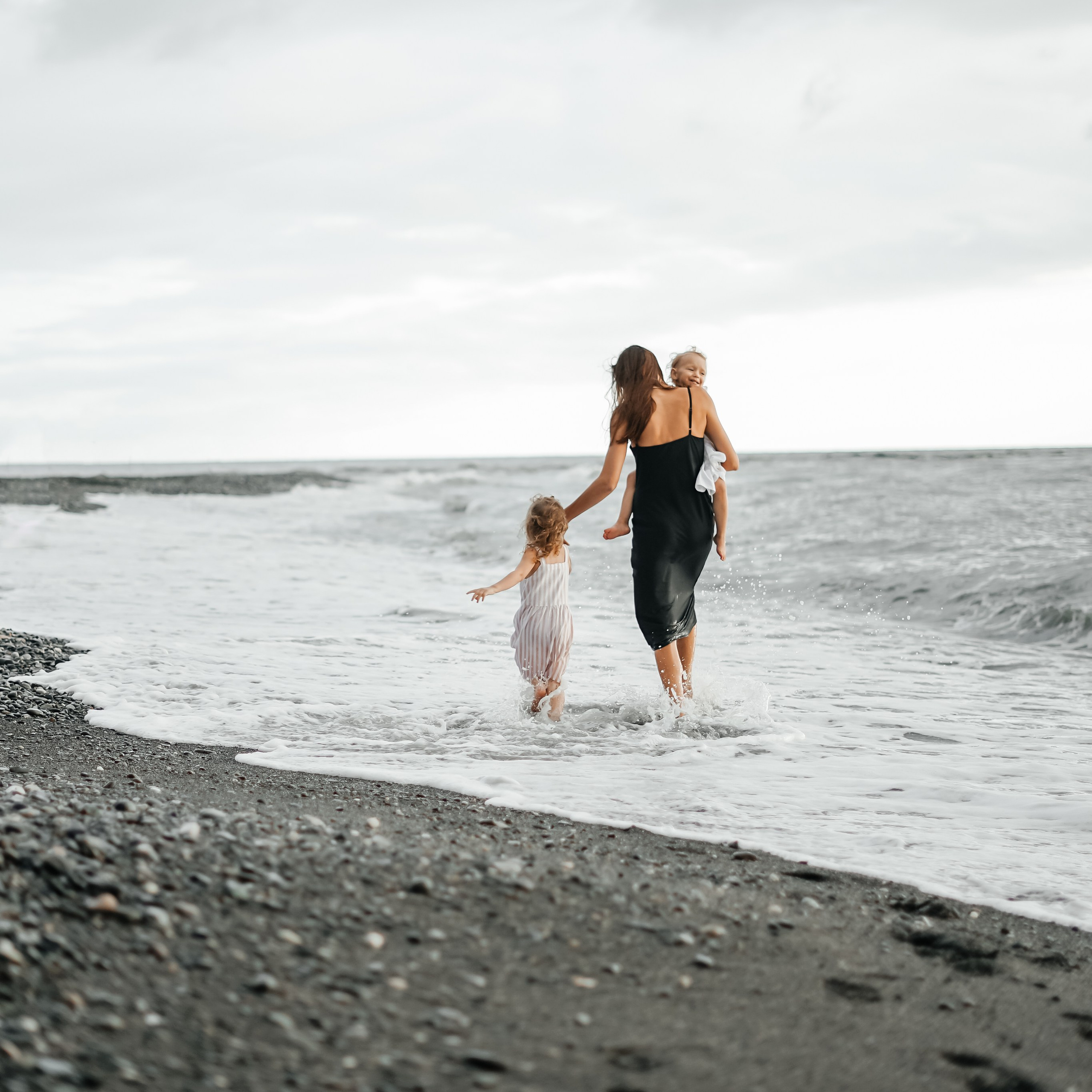 Сестры и их дочки