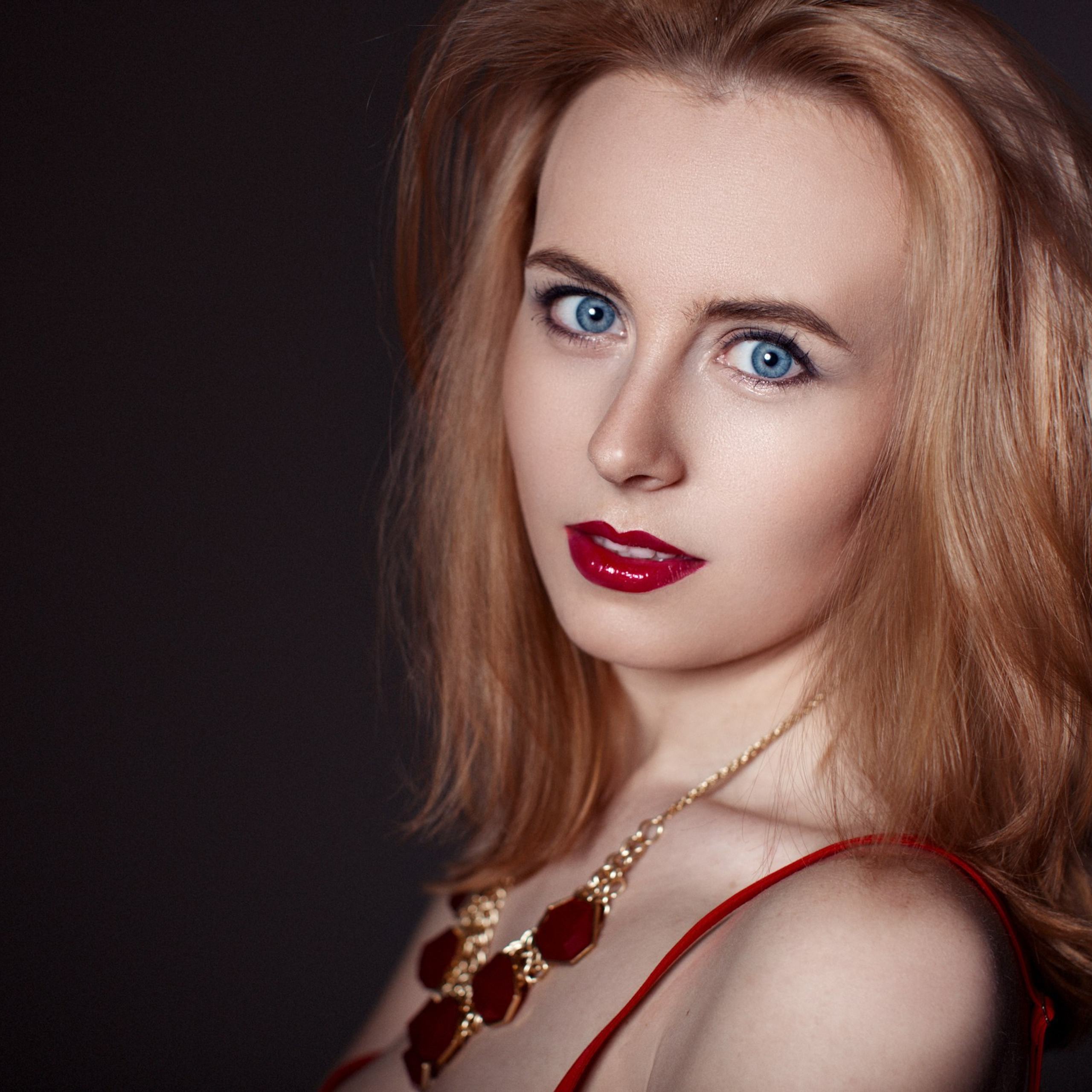 Отзывы о фотографе Анне Юмаловой — реальные истории клиентов. Женский фотограф в Санк-Петербурге и Москве — фотосессия девушки в студии, портрет, фотосъемка