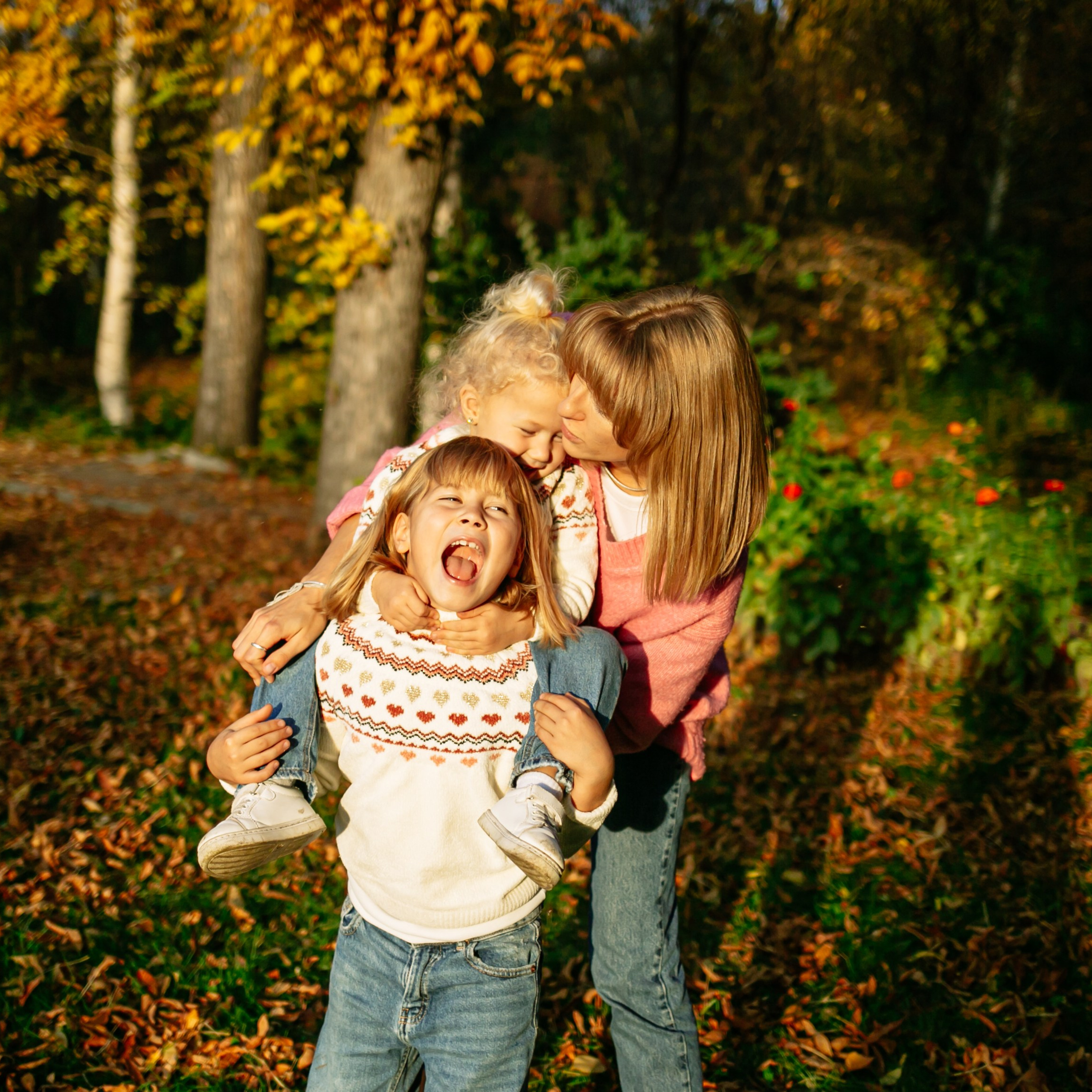 Юля, Анюта, Есения