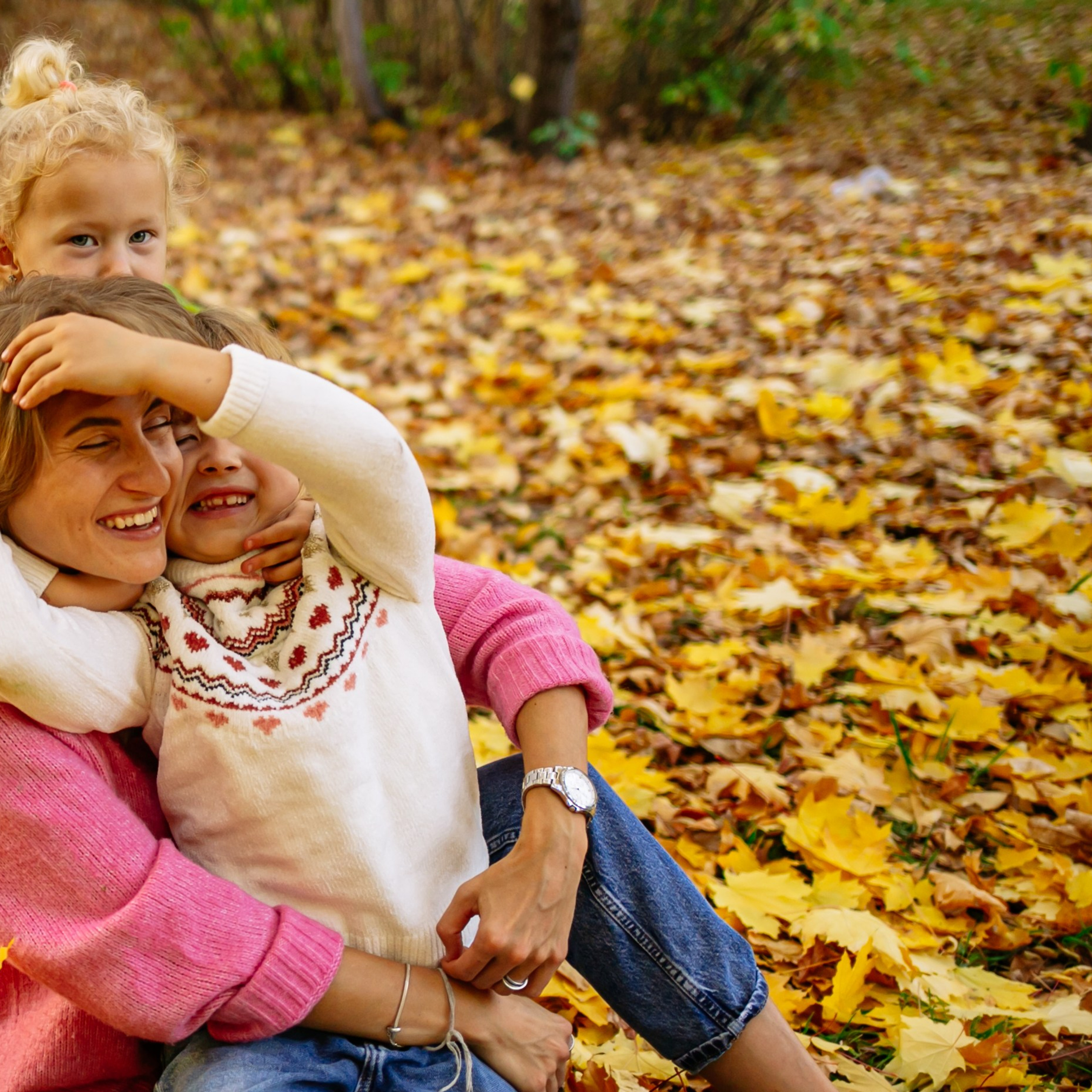 Юля, Анюта, Есения