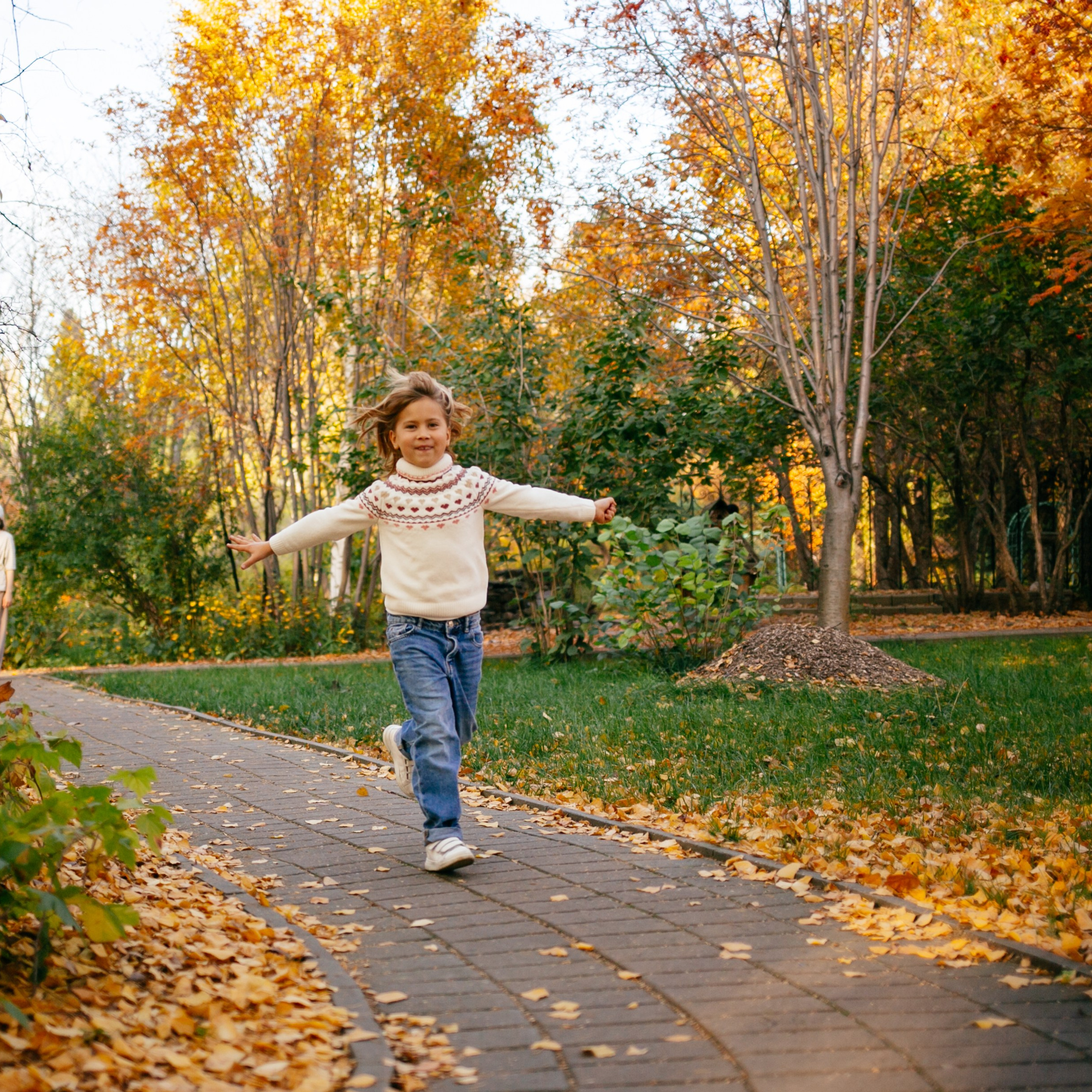 Юля, Анюта, Есения