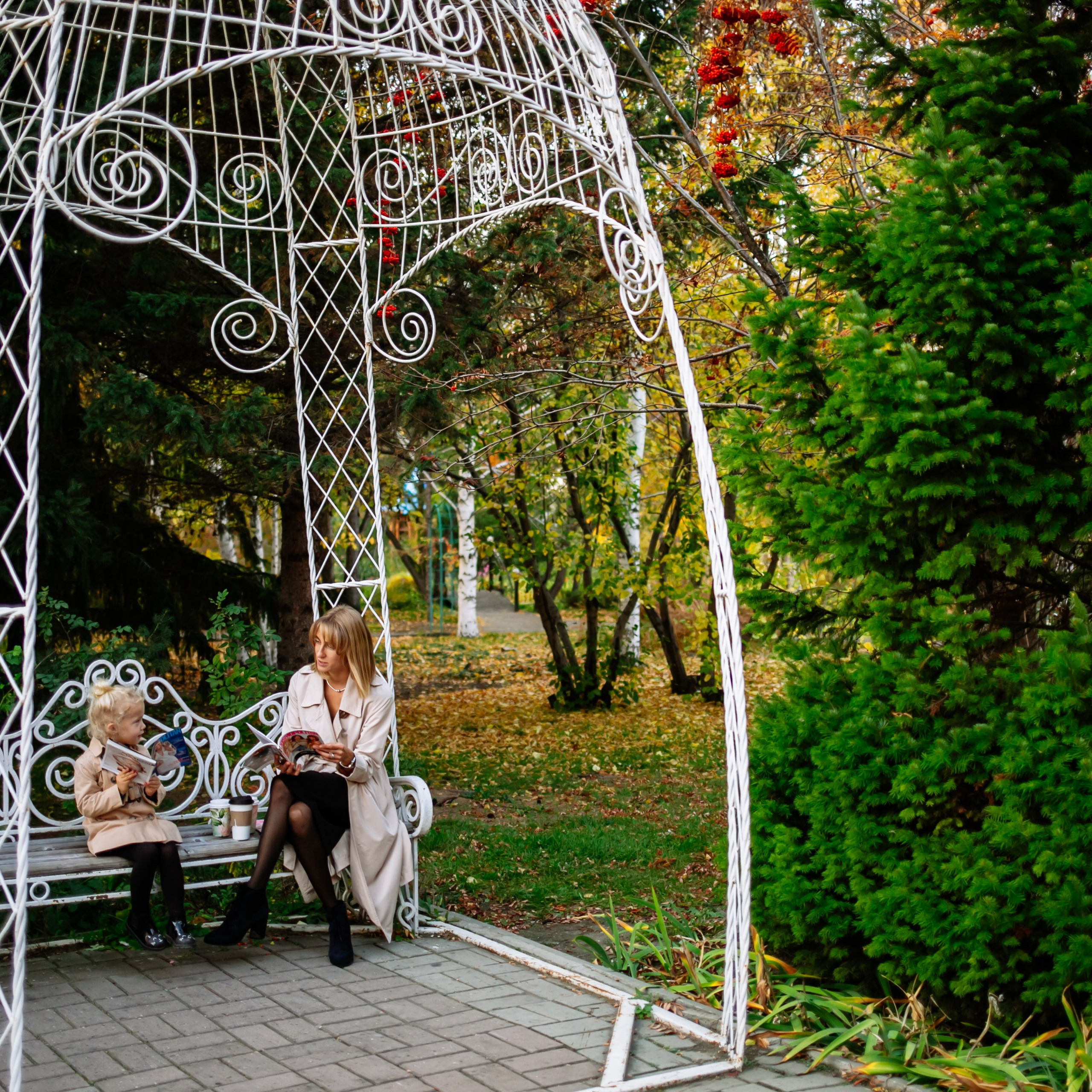 Юля, Анюта, Есения