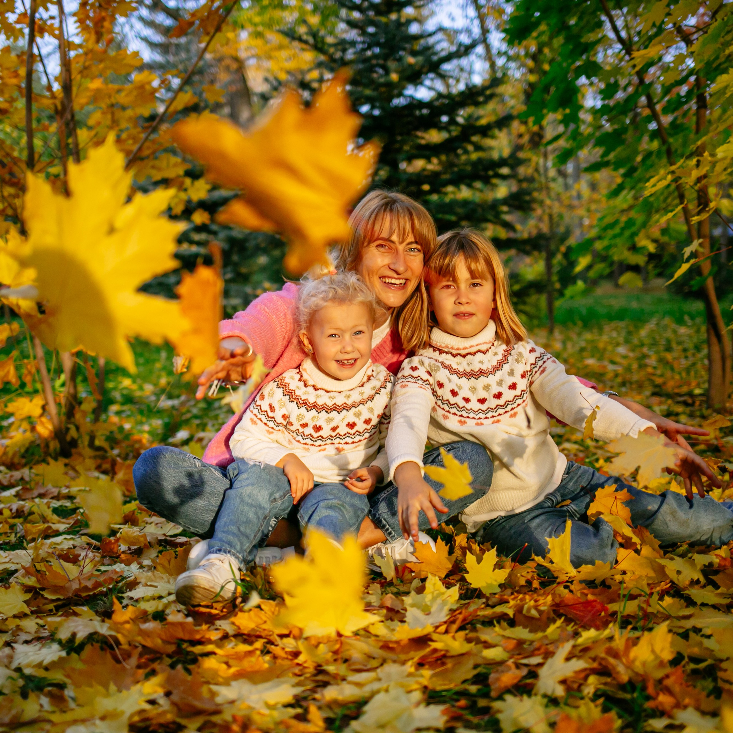 Юля, Анюта, Есения