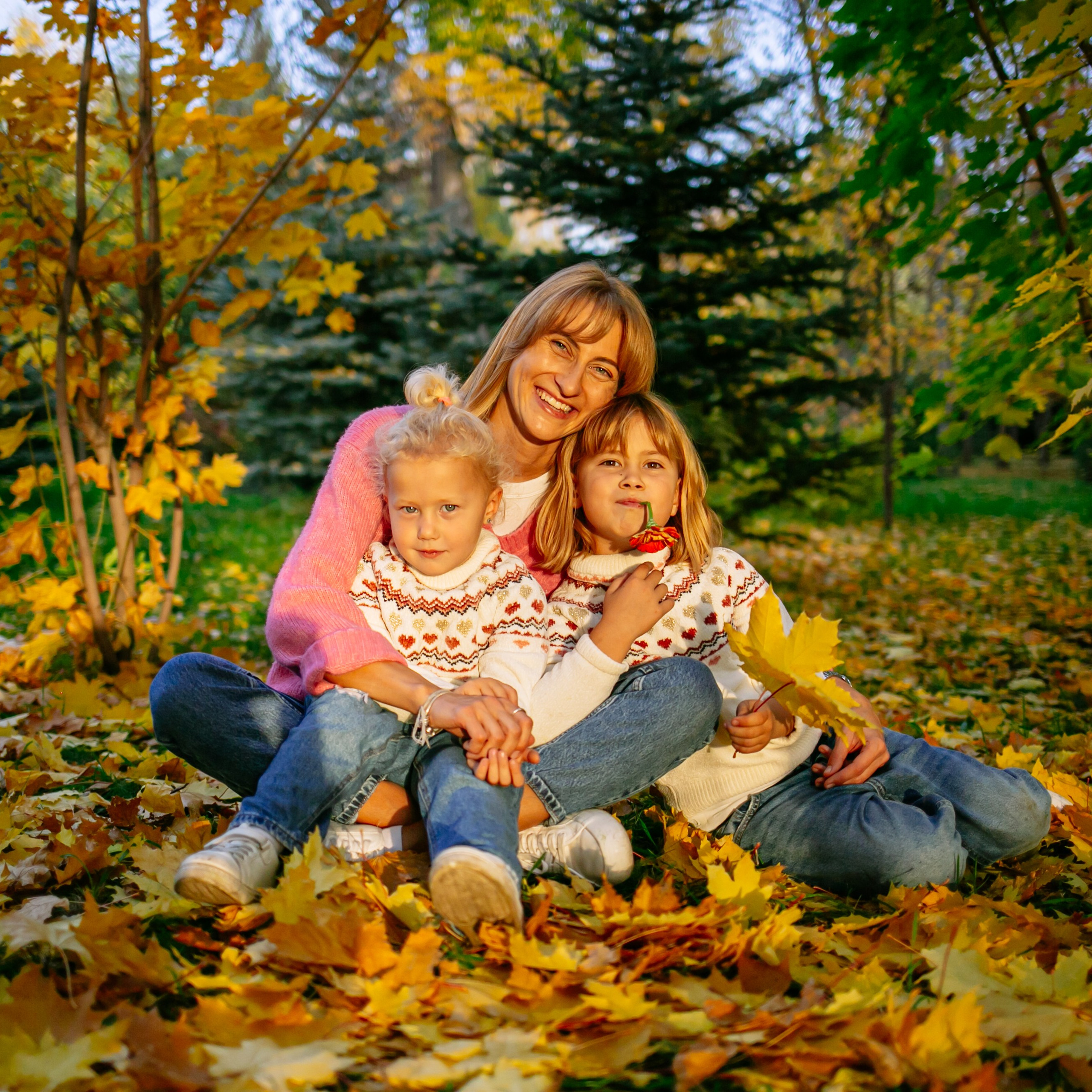 Юля, Анюта, Есения