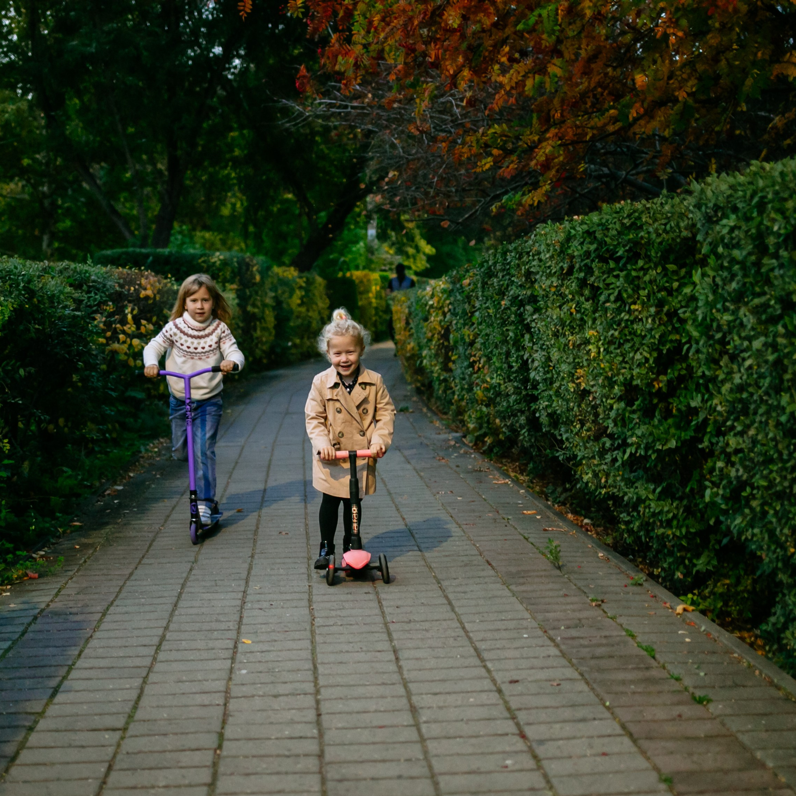 Юля, Анюта, Есения