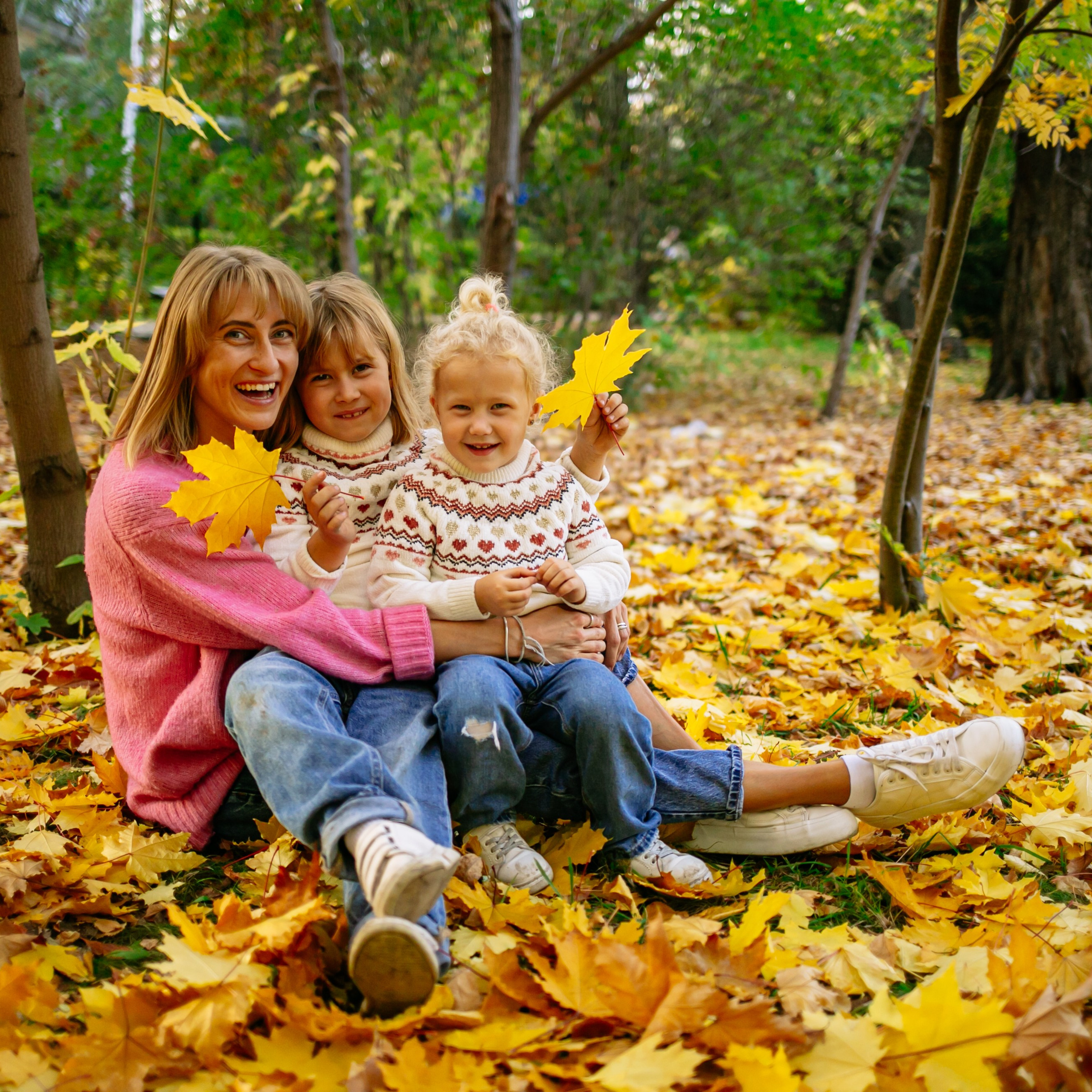 Юля, Анюта, Есения