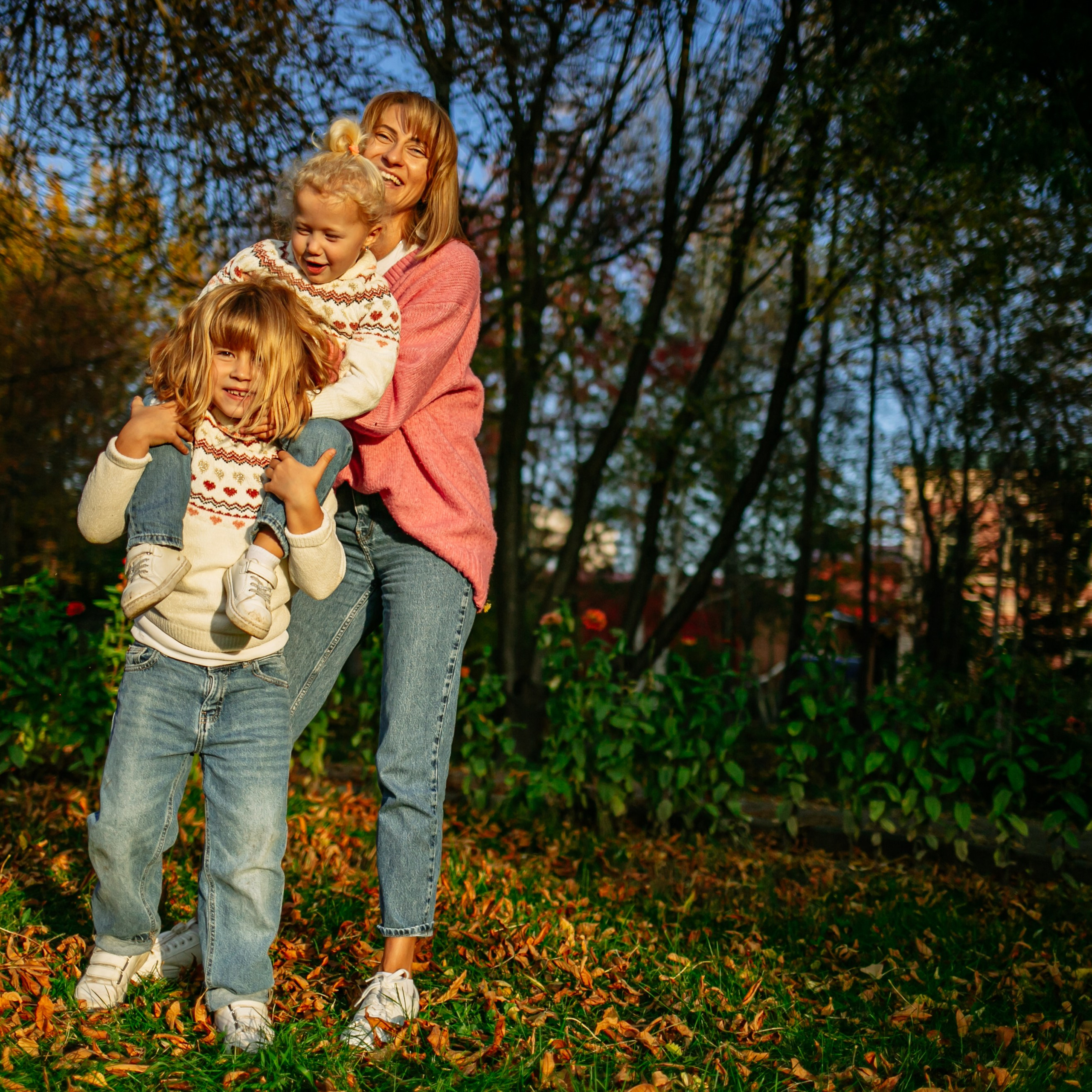 Юля, Анюта, Есения