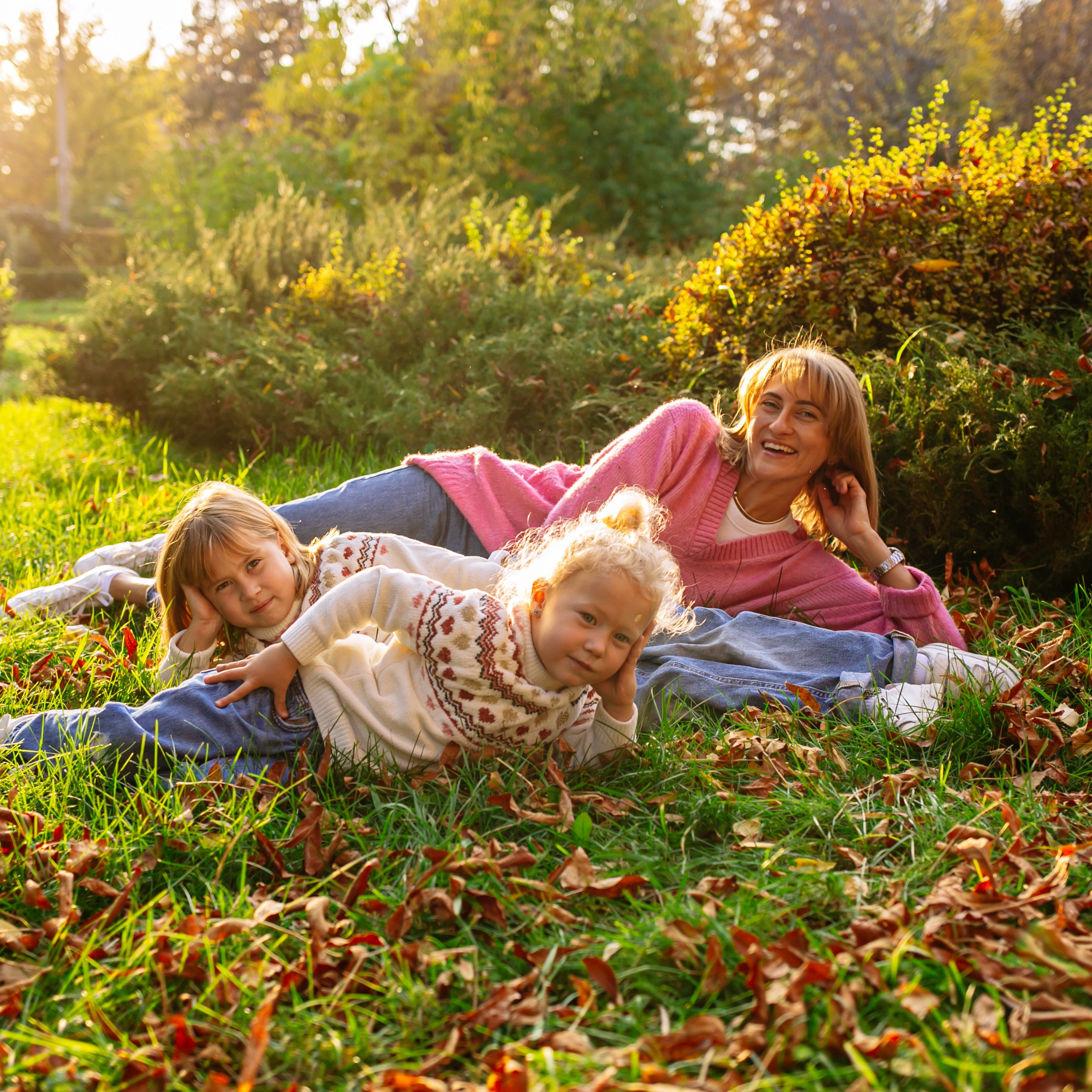 Юля, Анюта, Есения