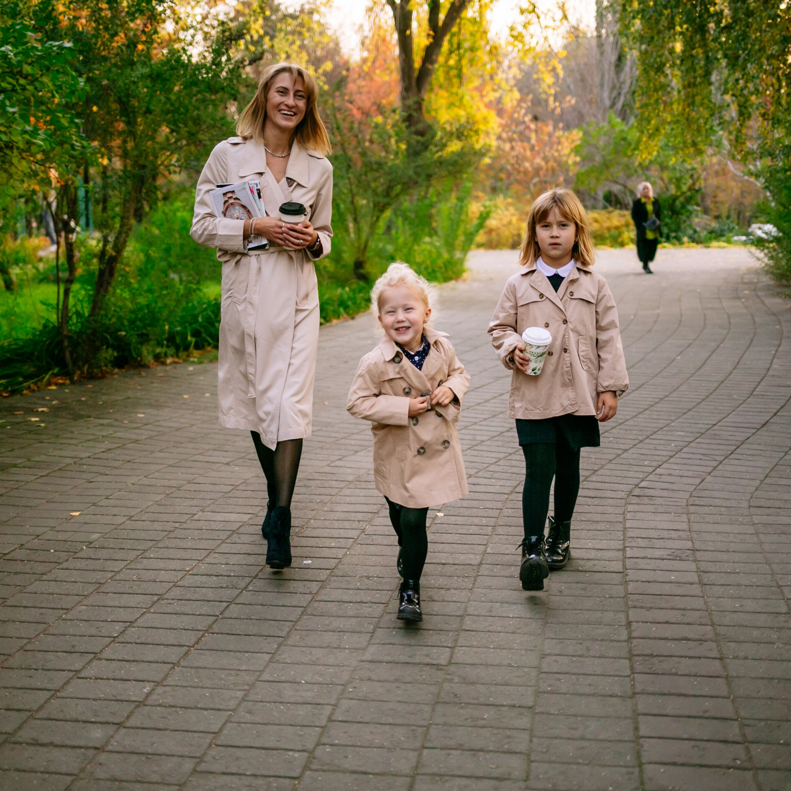 Юля, Анюта, Есения