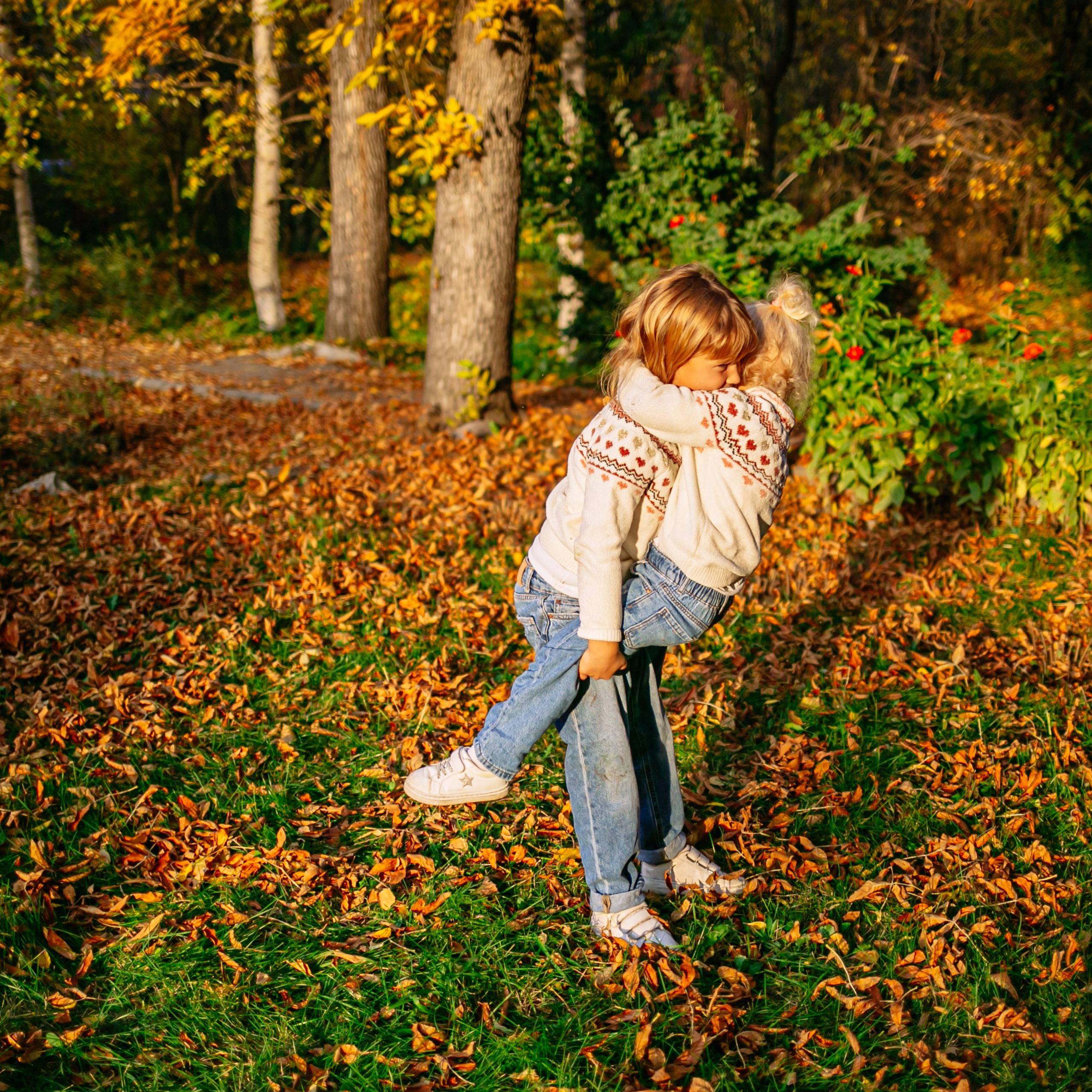 Юля, Анюта, Есения