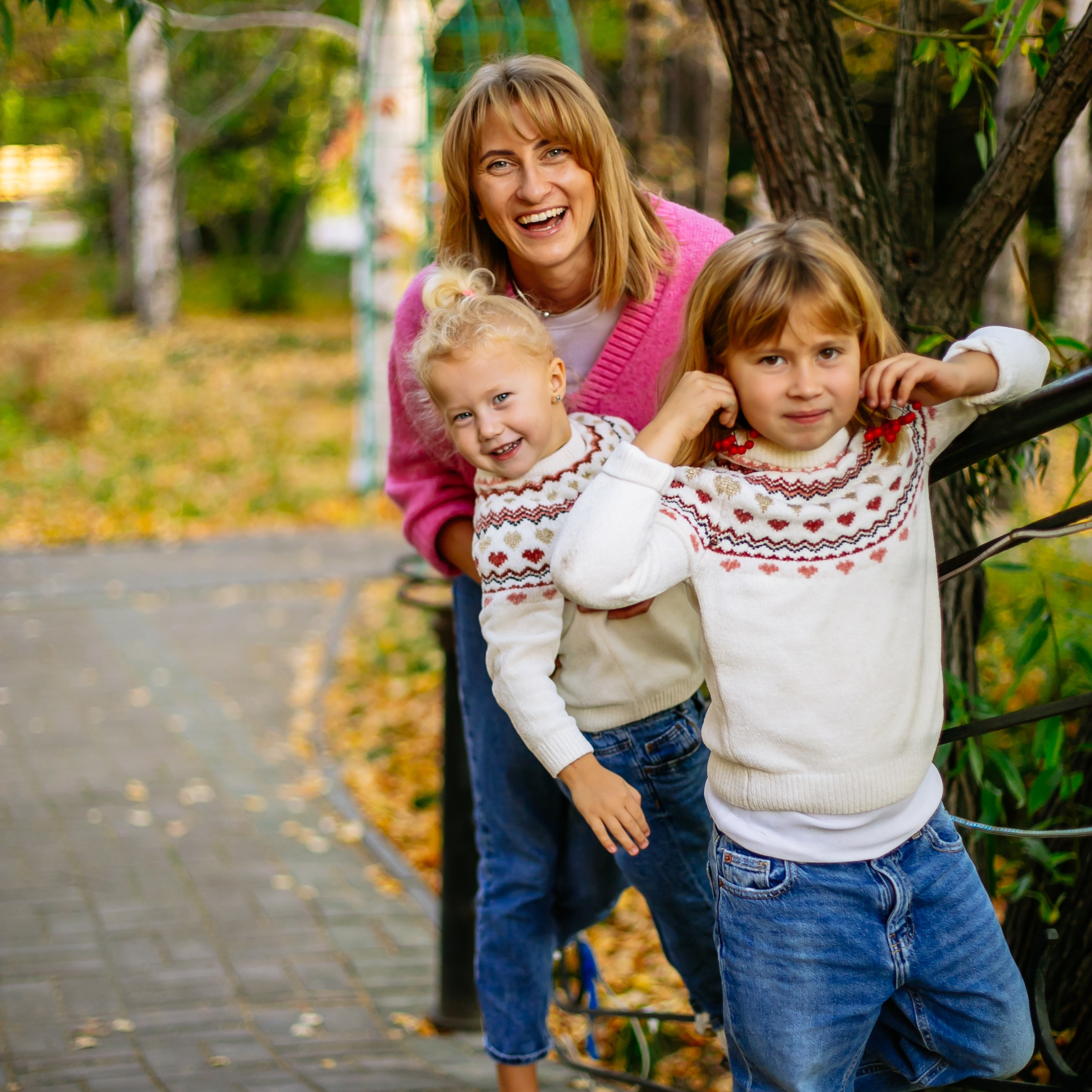Юля, Анюта, Есения