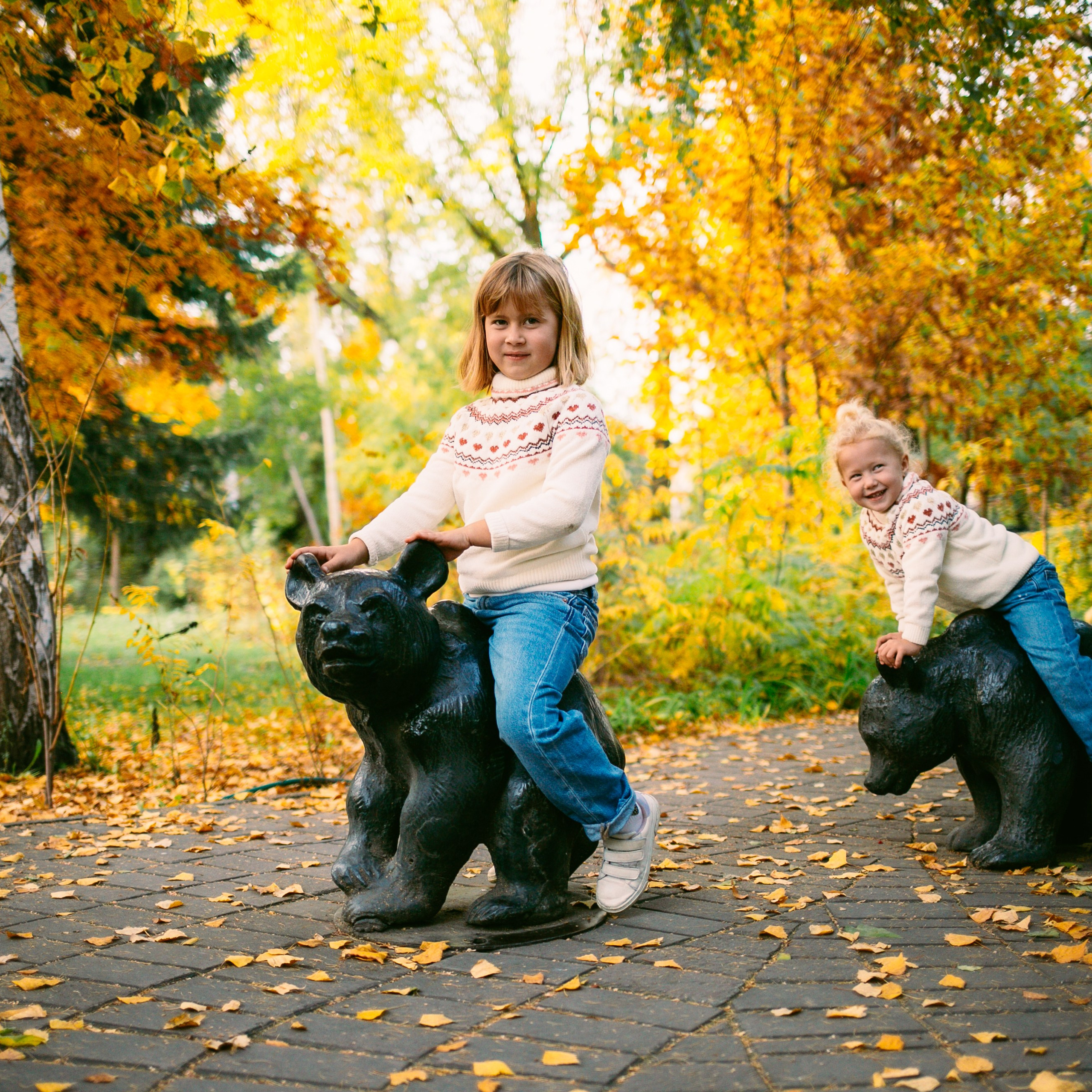 Юля, Анюта, Есения