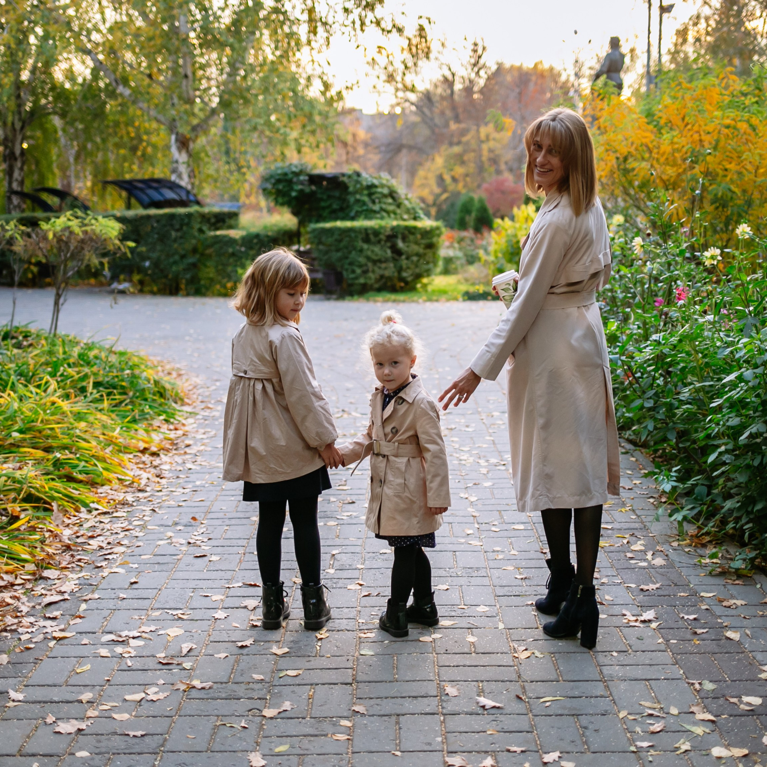 Юля, Анюта, Есения